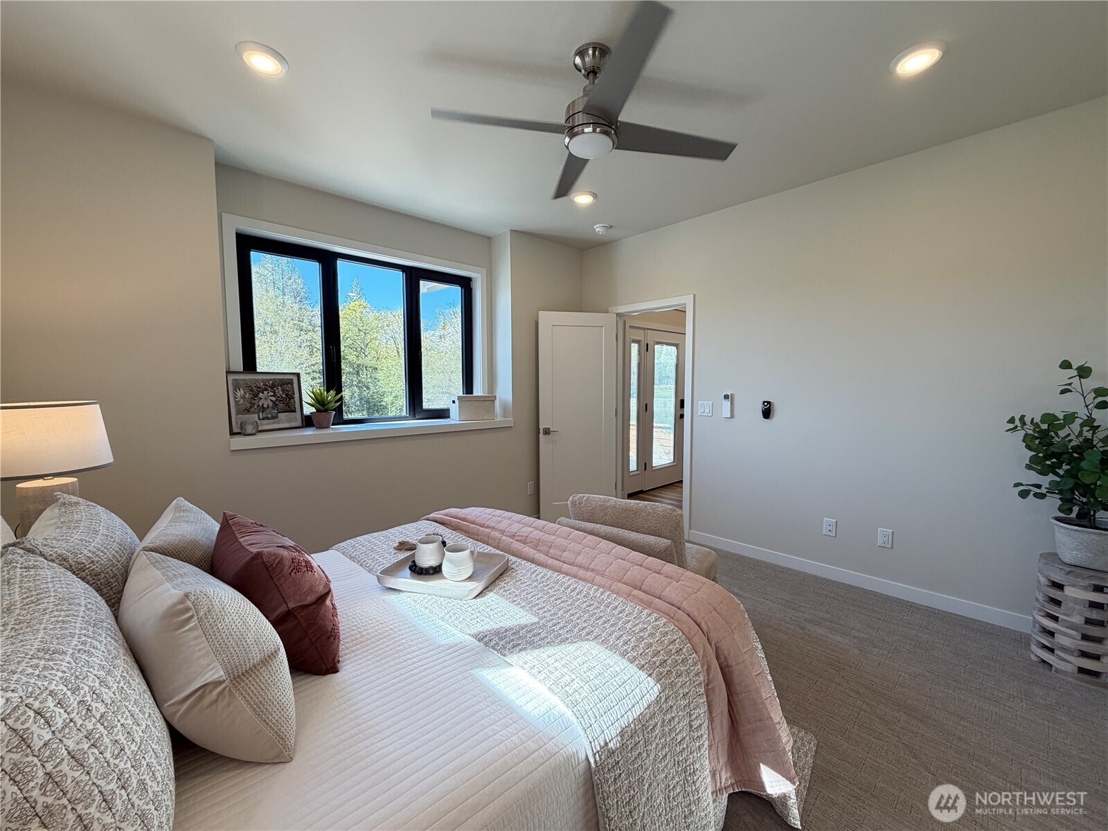 4312 Creston Way Property Photo 17