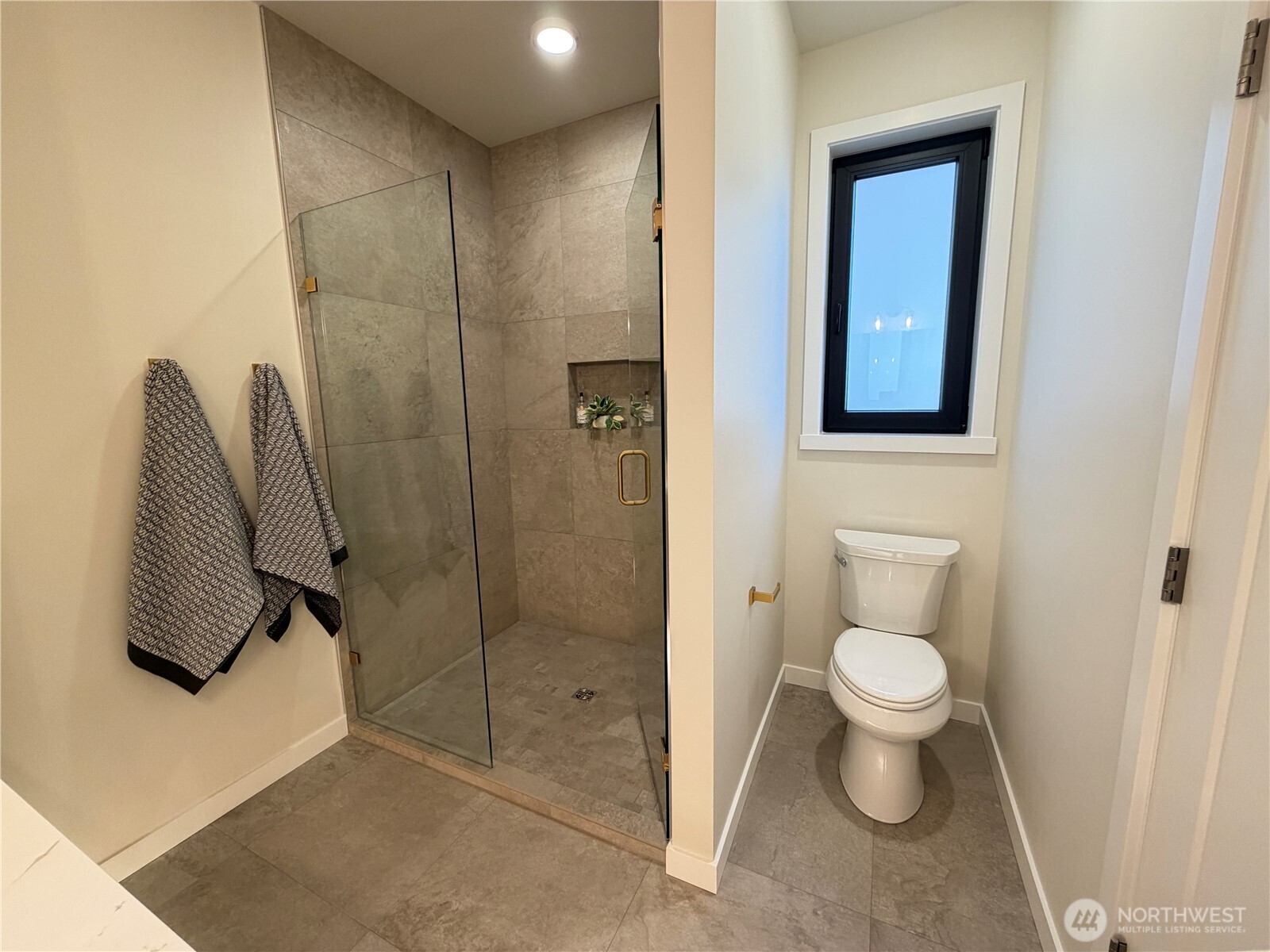 4312 Creston Way Property Photo 20