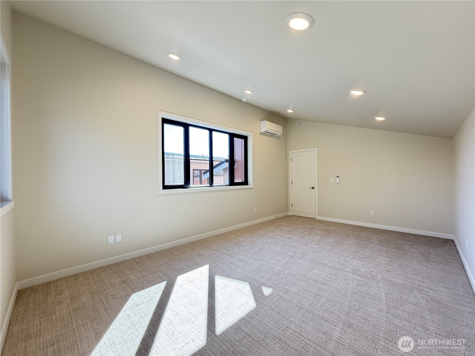 4312 Creston Way Property Photo 23