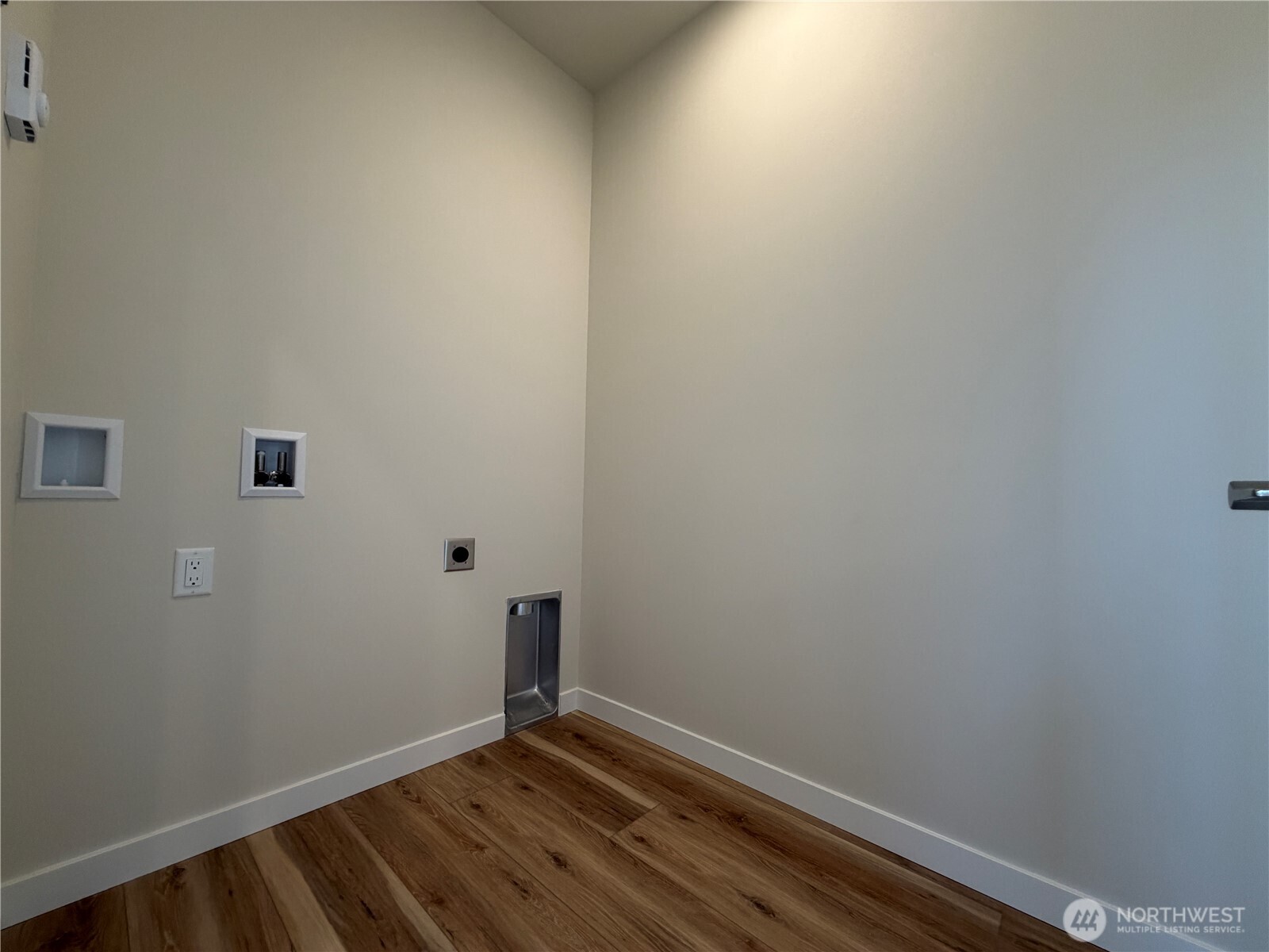 4312 Creston Way Property Photo 27