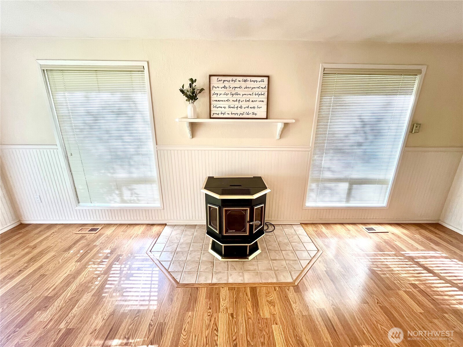 296 Dungeness Meadows Property Photo 8