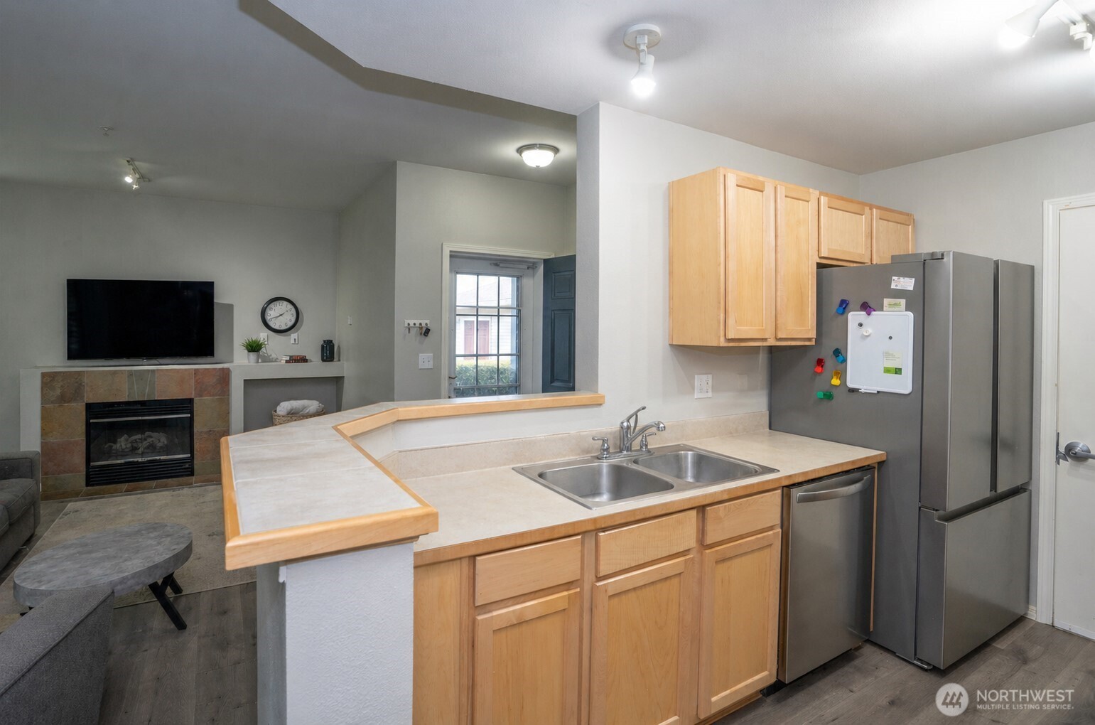 1207 63rd Street F-14 Property Photo 8