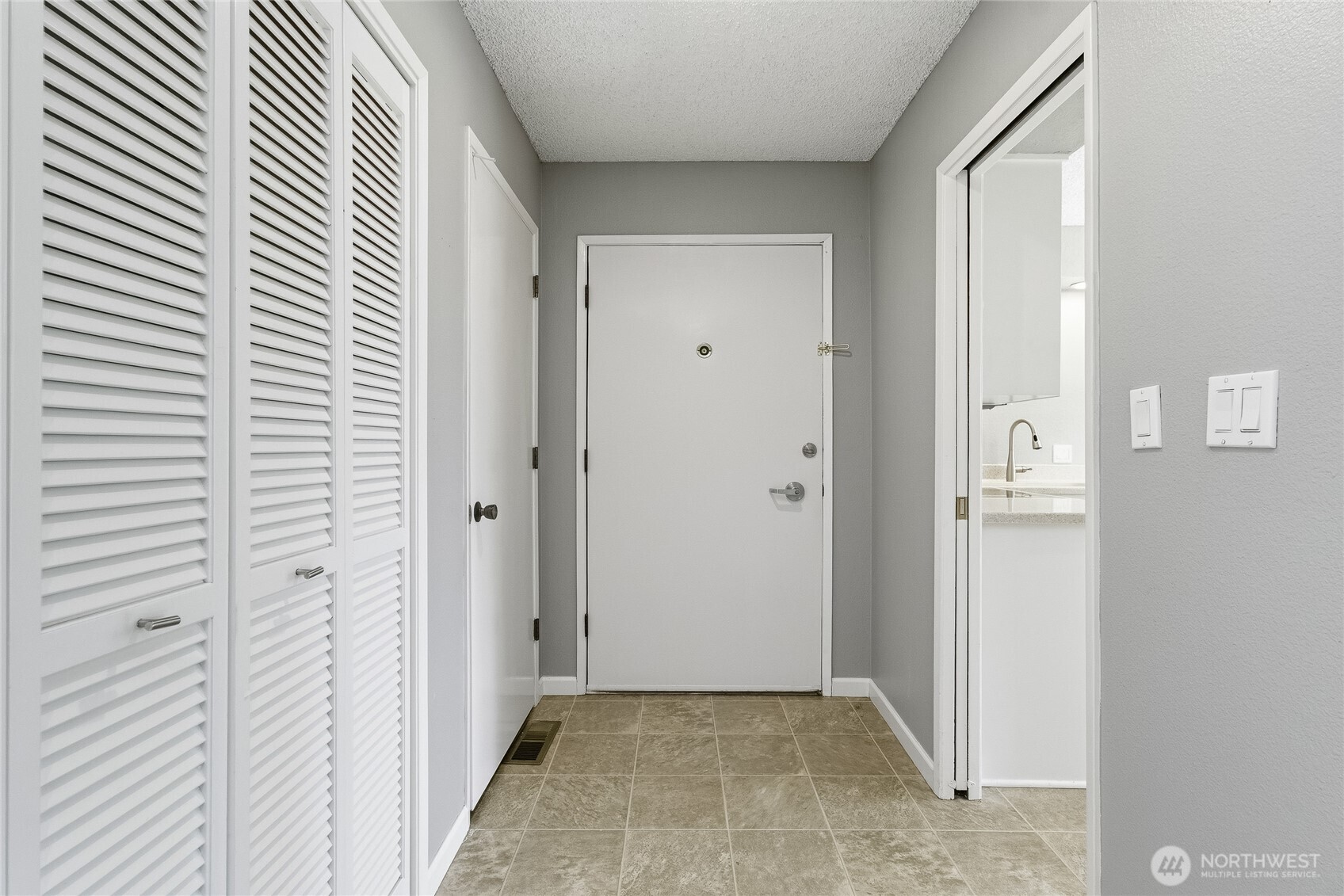 2100 Plaza Way 103 Property Photo 3