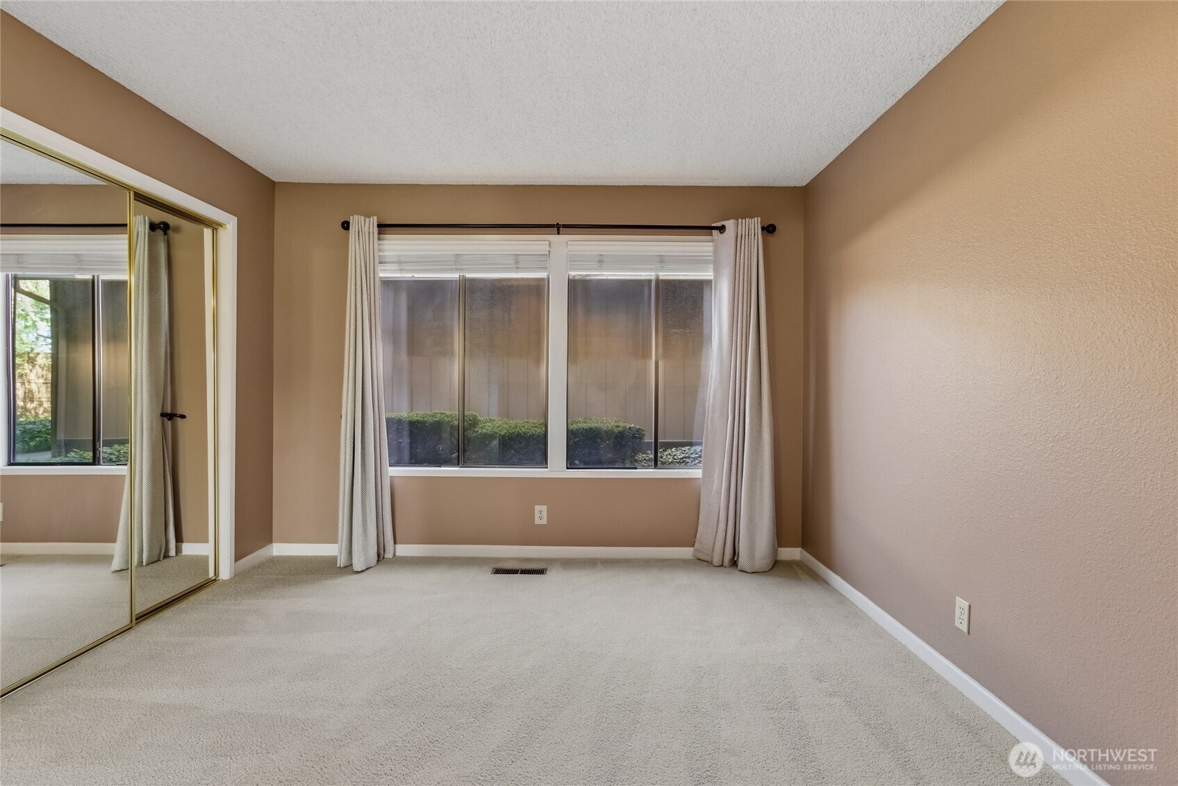 2100 Plaza Way 103 Property Photo 24