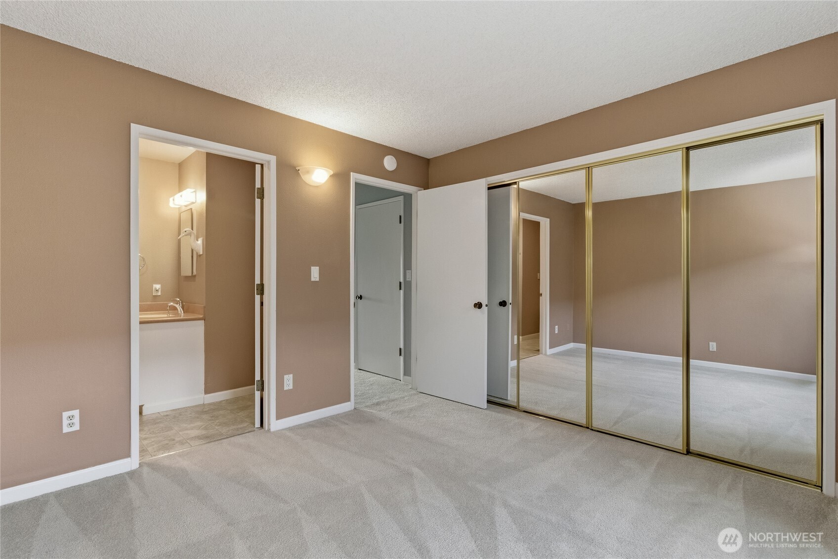 2100 Plaza Way 103 Property Photo 25