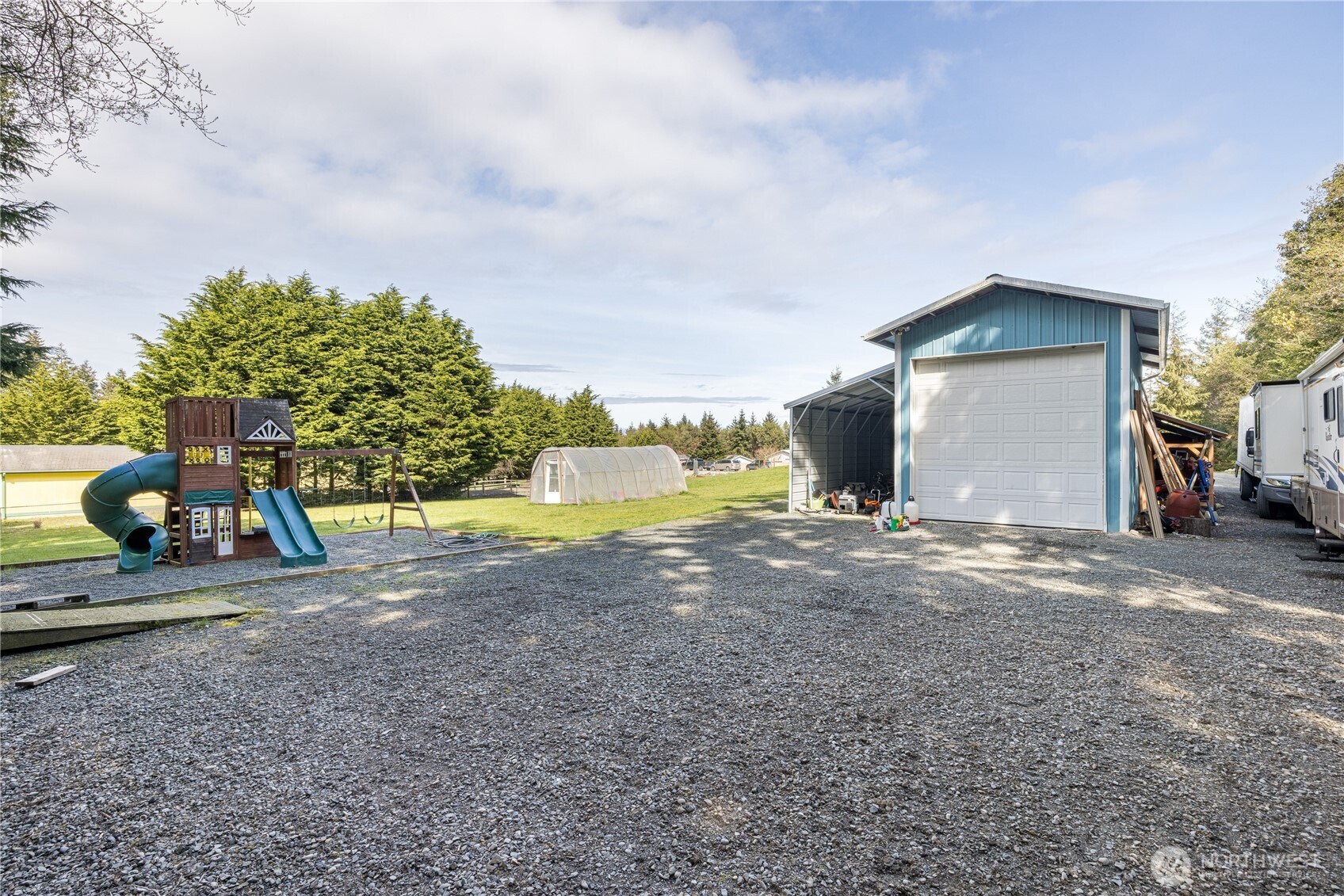 122 Derrick Road Property Photo 3