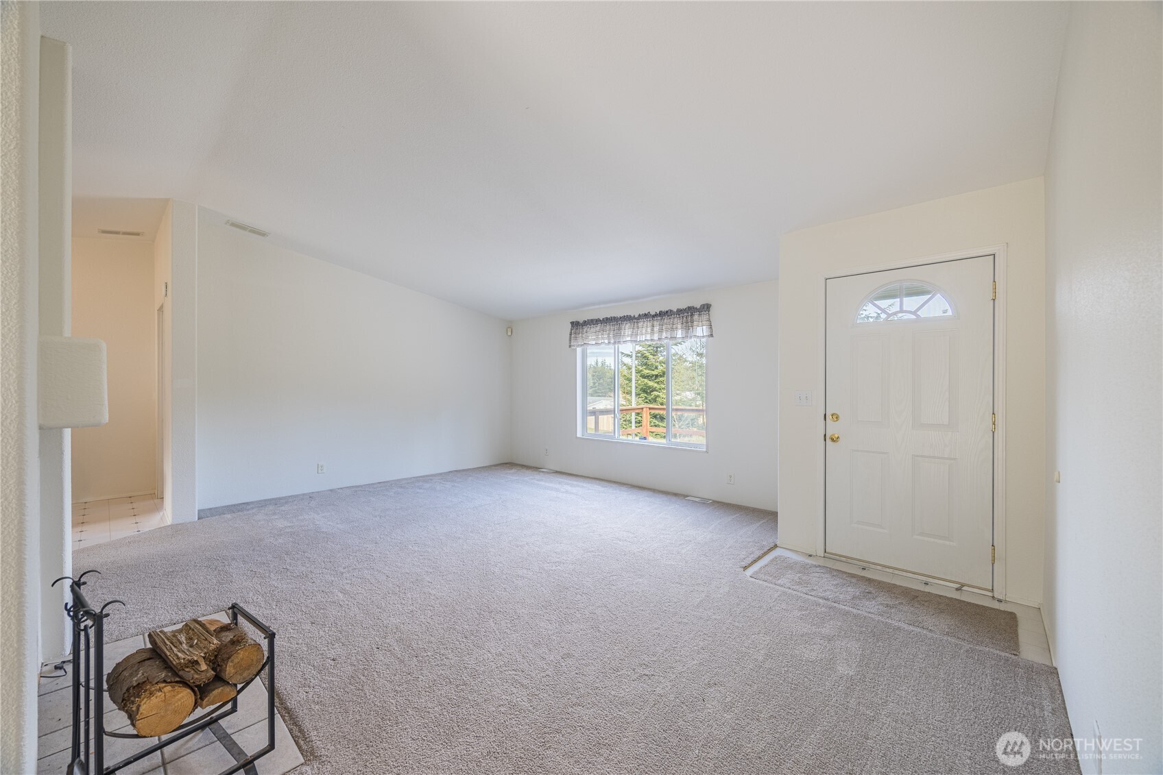 122 Derrick Road Property Photo 5
