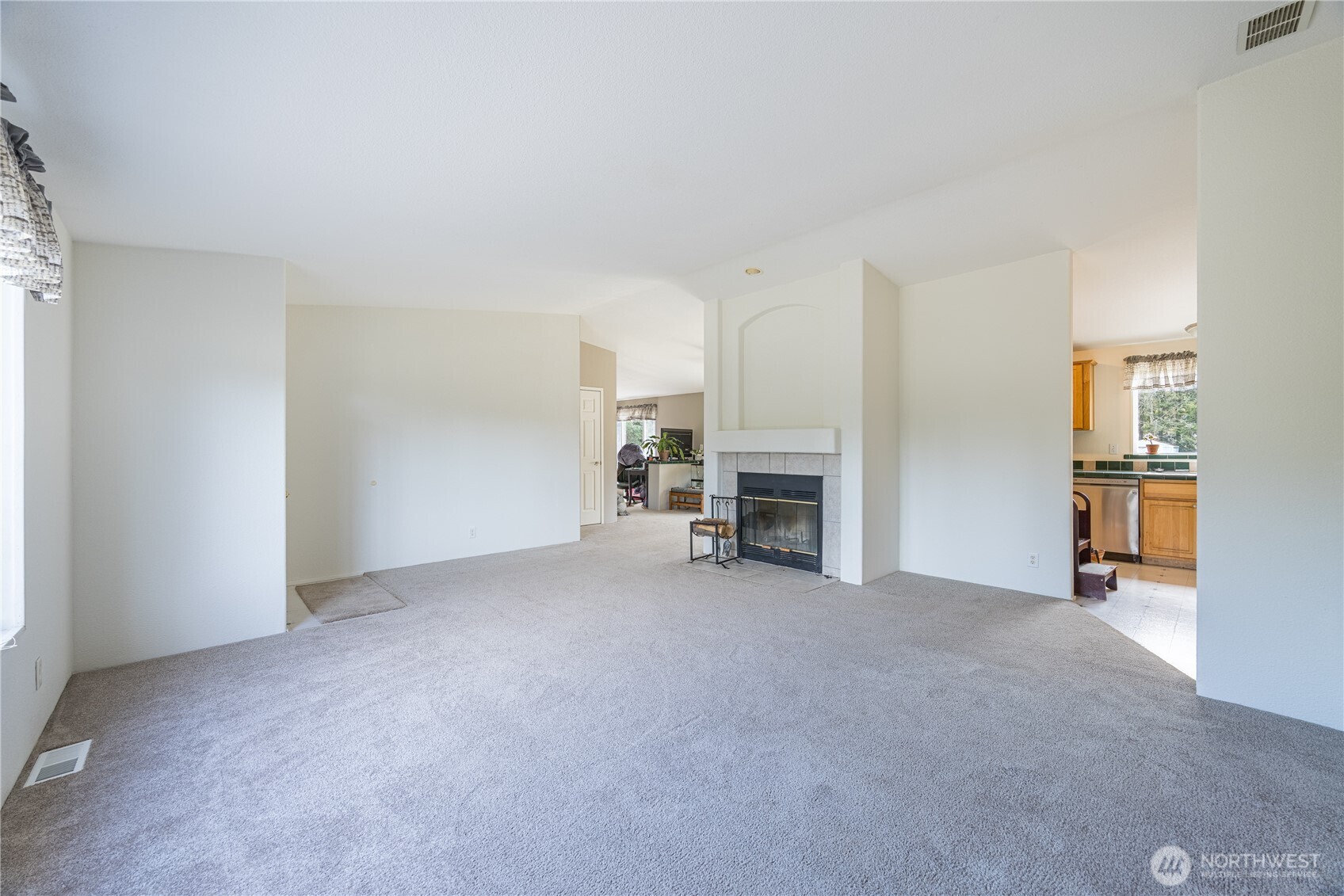 122 Derrick Road Property Photo 8