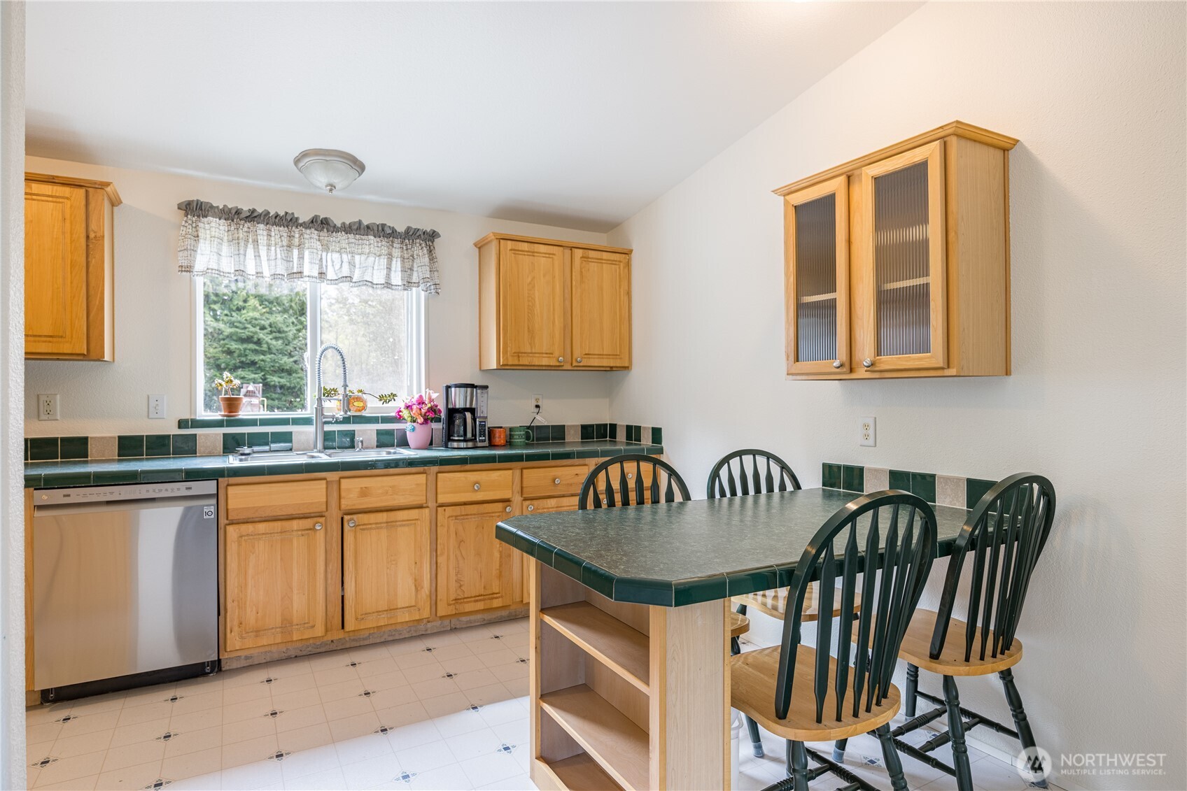 122 Derrick Road Property Photo 10