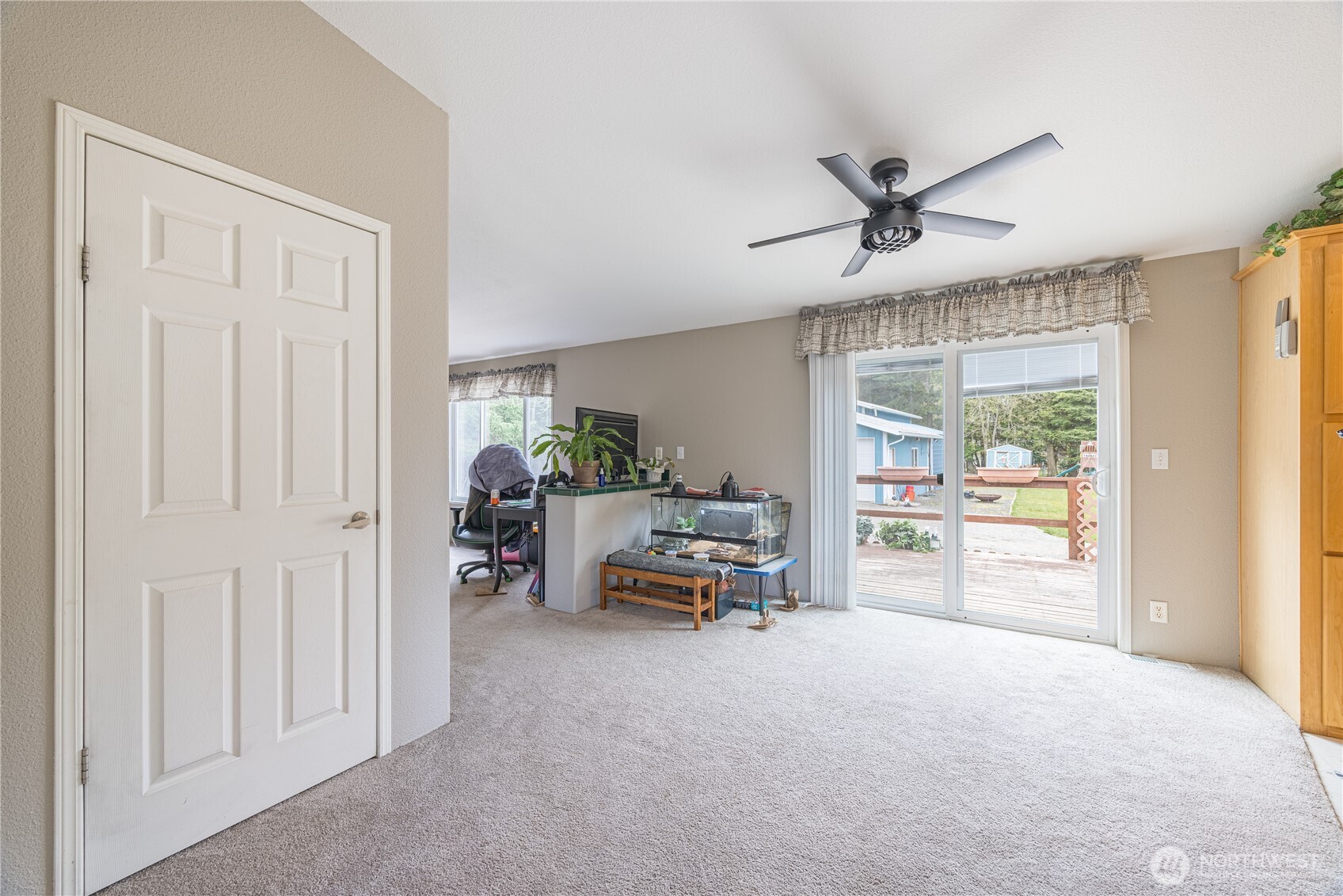 122 Derrick Road Property Photo 16