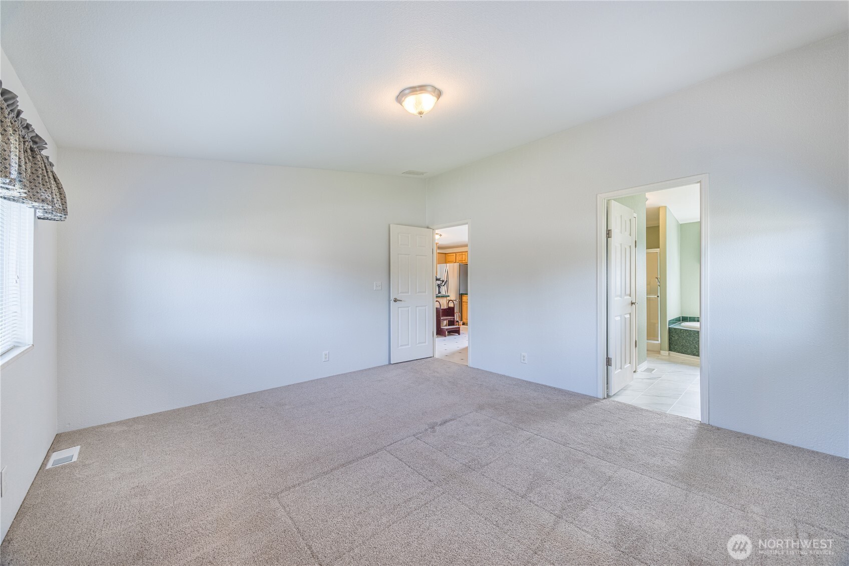 122 Derrick Road Property Photo 22