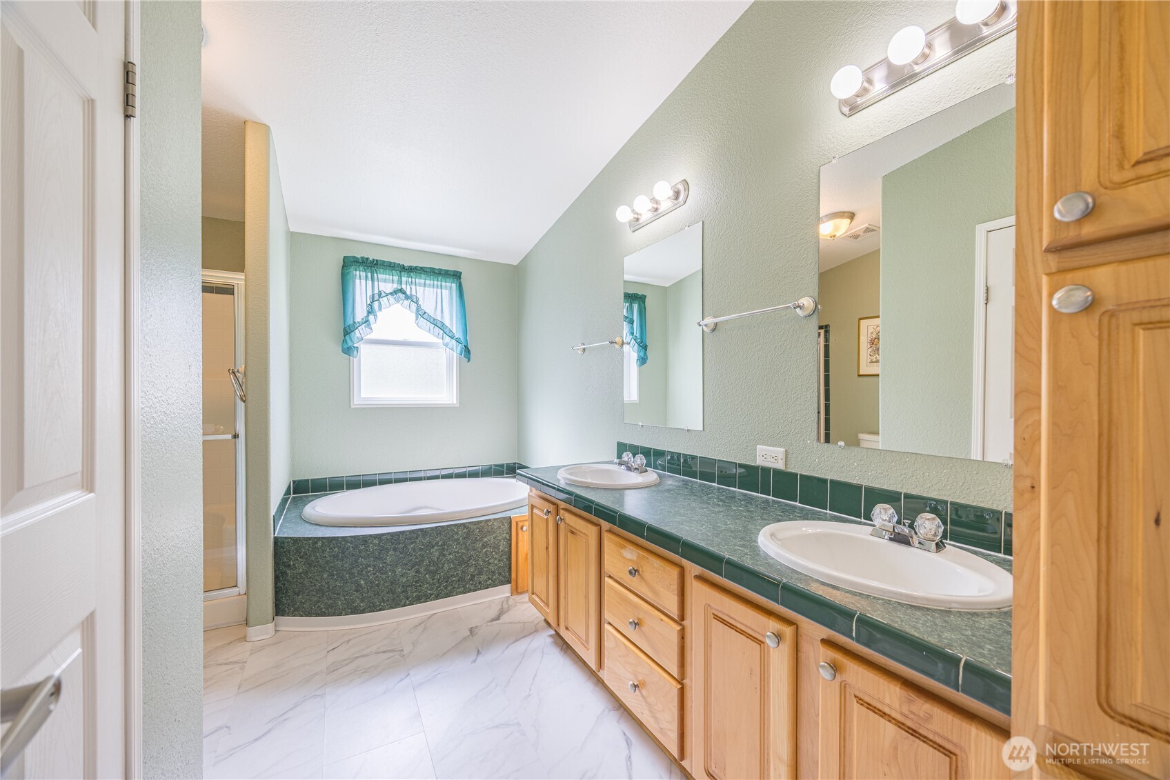 122 Derrick Road Property Photo 24