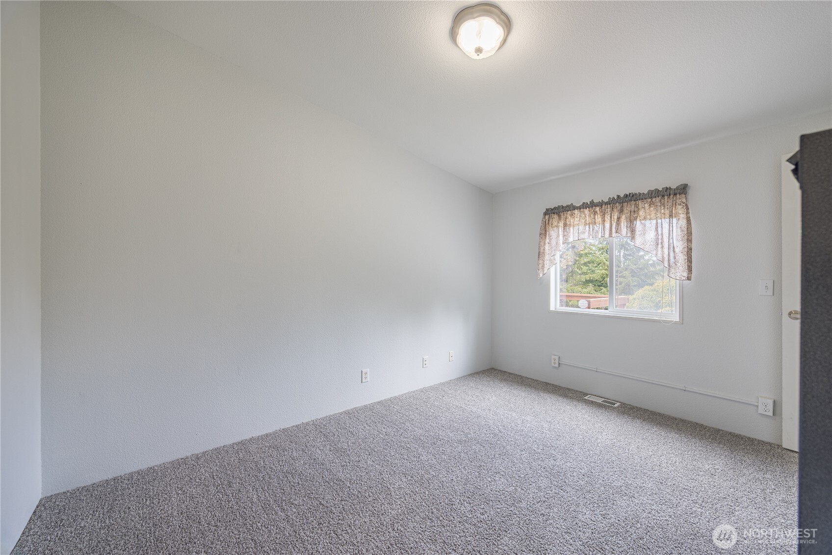 122 Derrick Road Property Photo 25