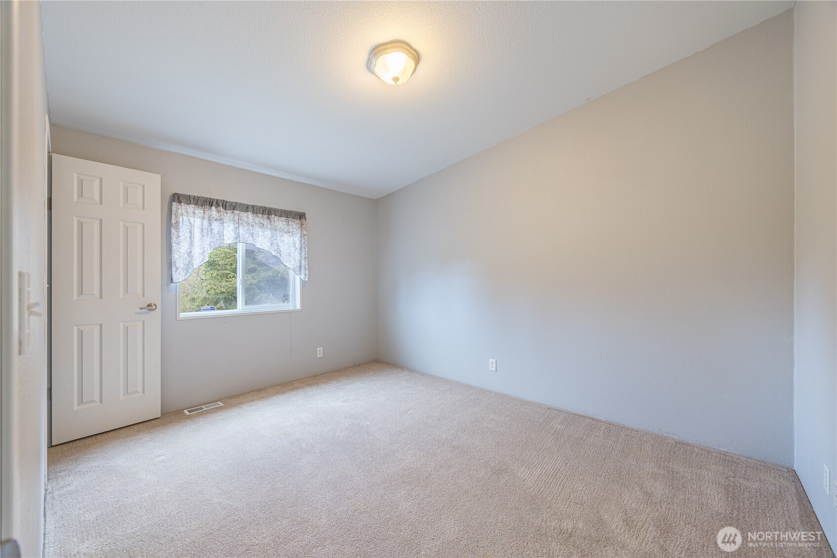 122 Derrick Road Property Photo 27
