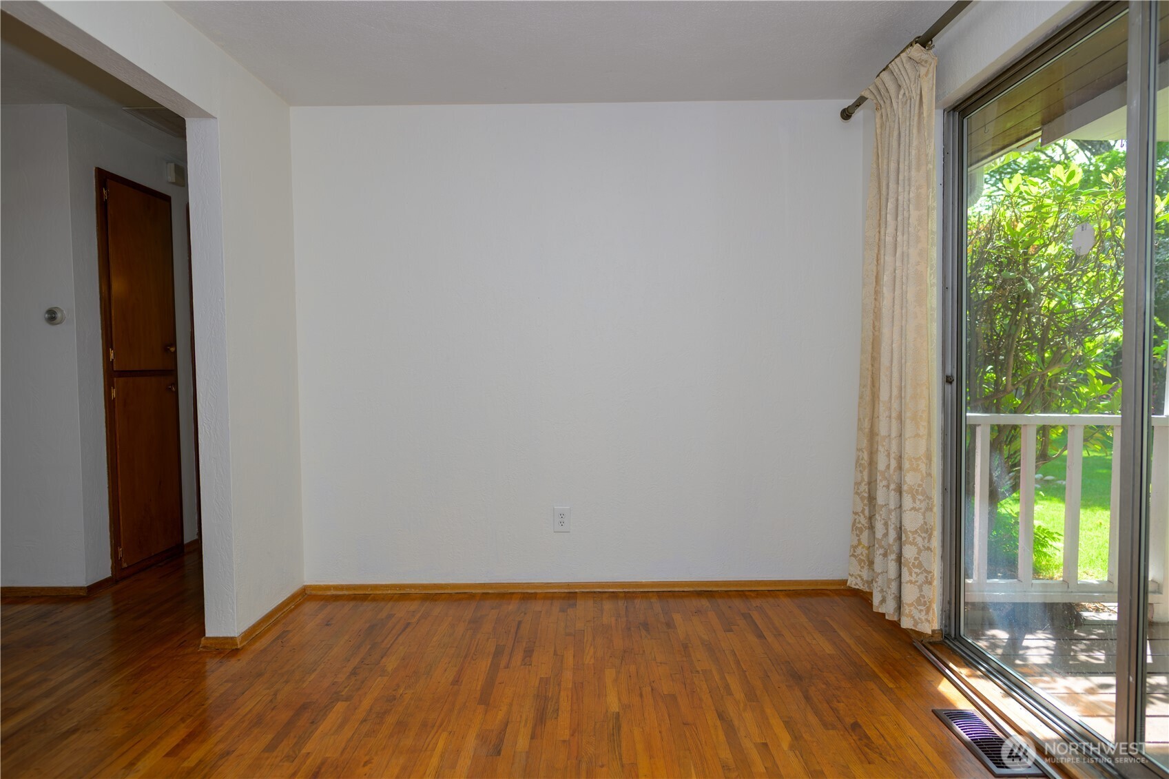 5304 108th Street Property Photo 3