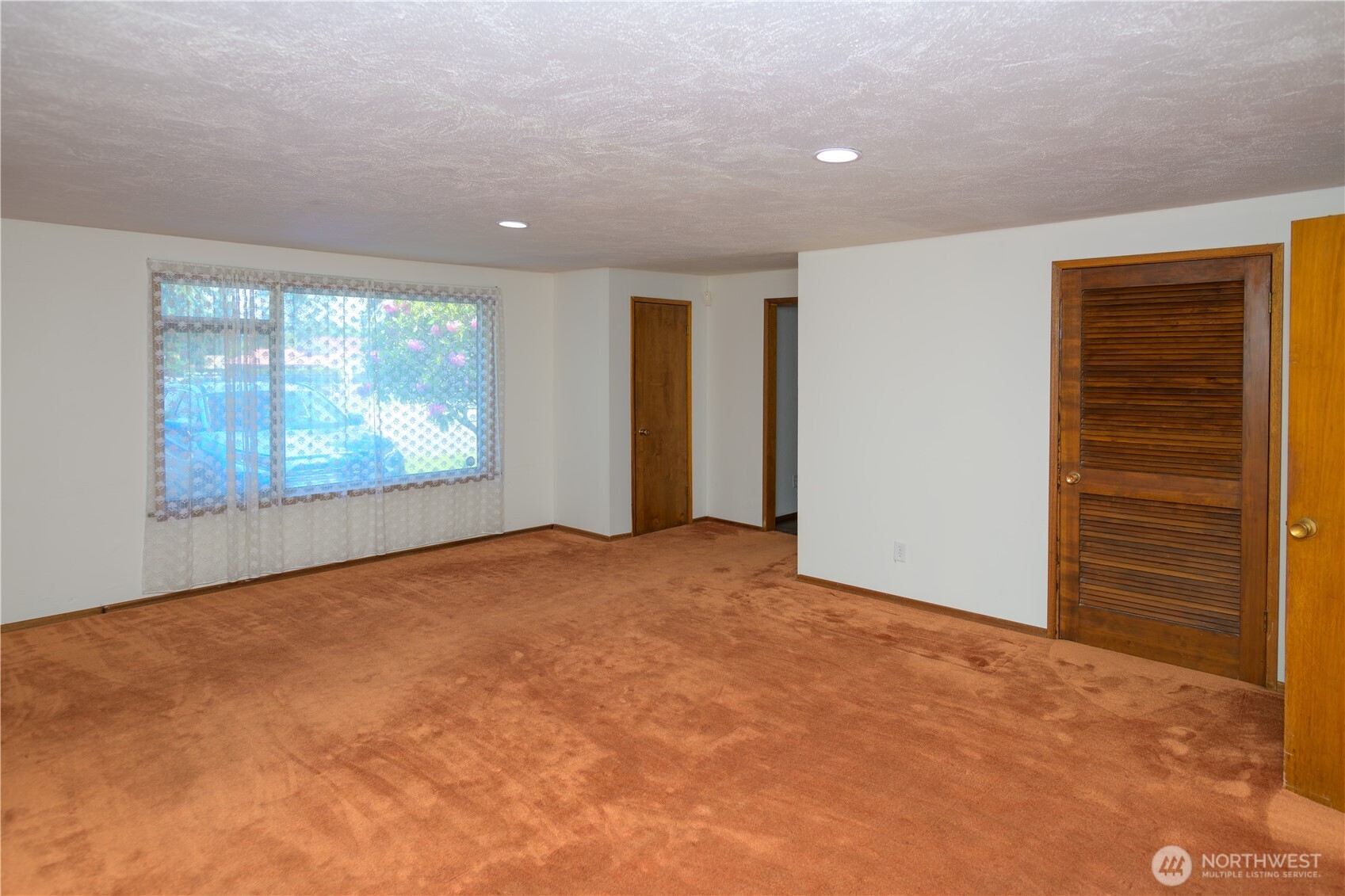 5304 108th Street Property Photo 4