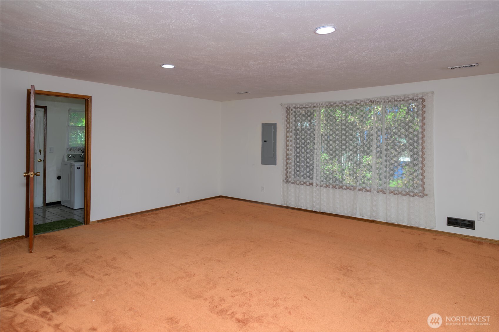 5304 108th Street Property Photo 5