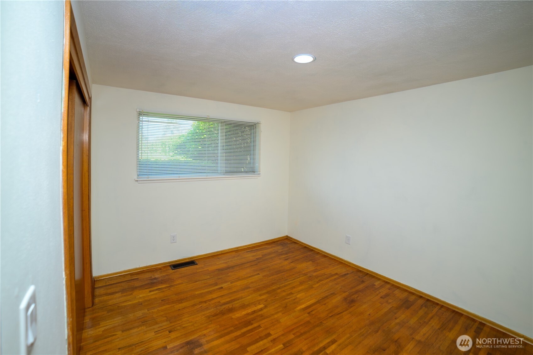 5304 108th Street Property Photo 11
