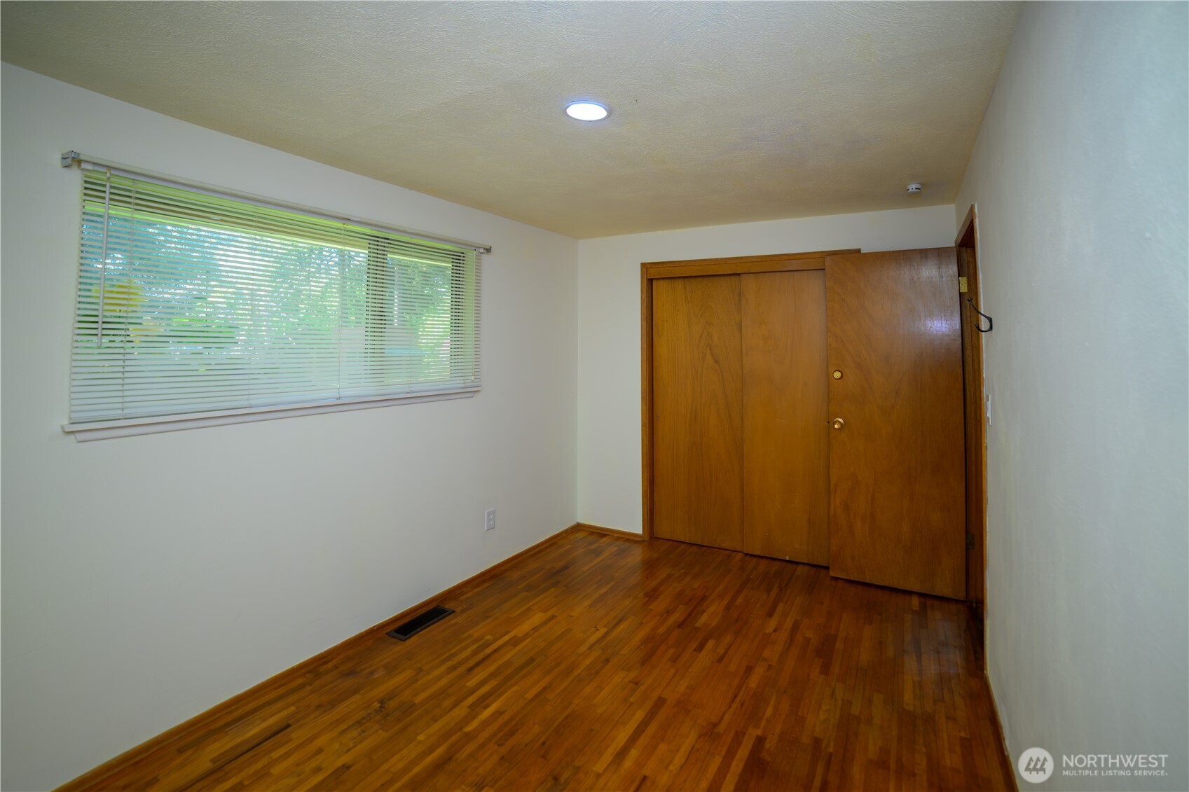 5304 108th Street Property Photo 12