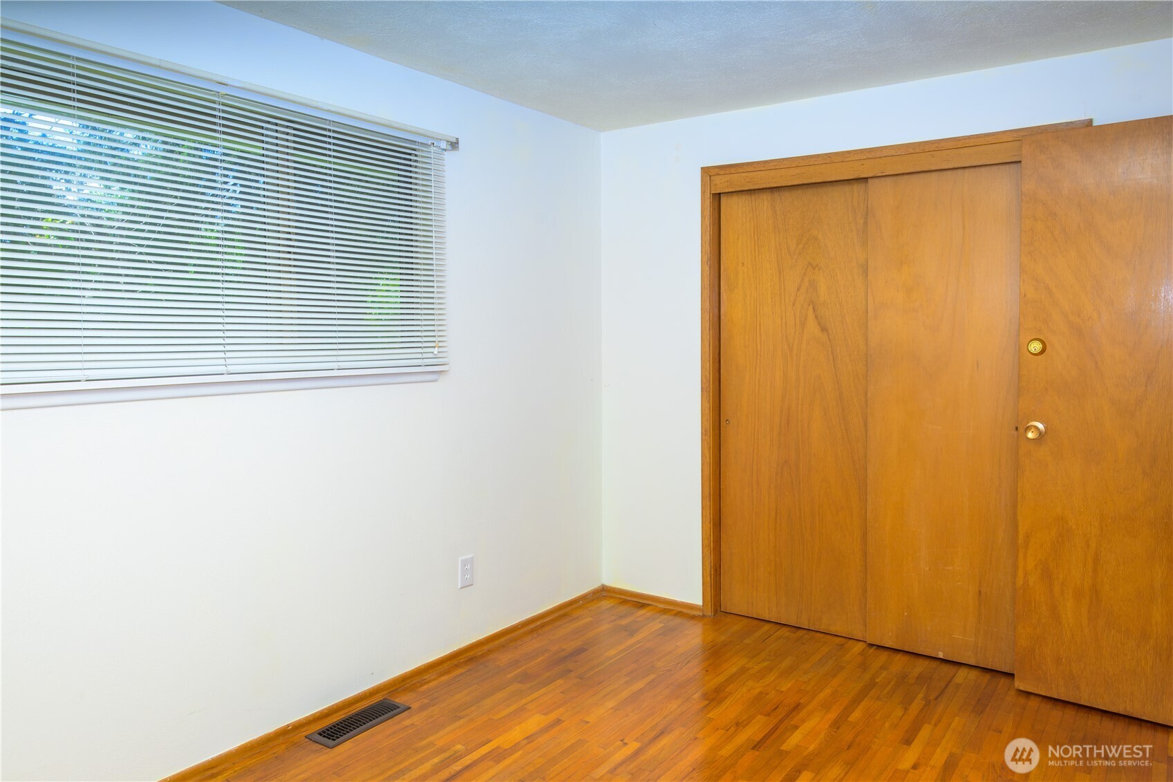 5304 108th Street Property Photo 13