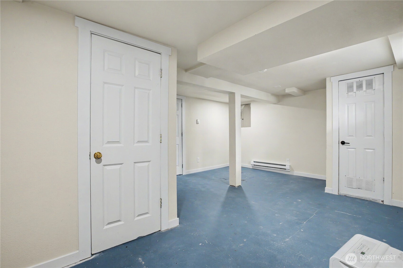 819 Midway Avenue Property Photo 25