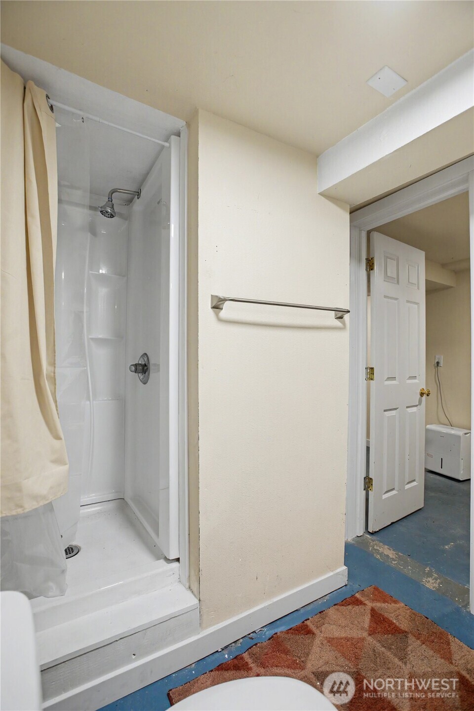 819 Midway Avenue Property Photo 27