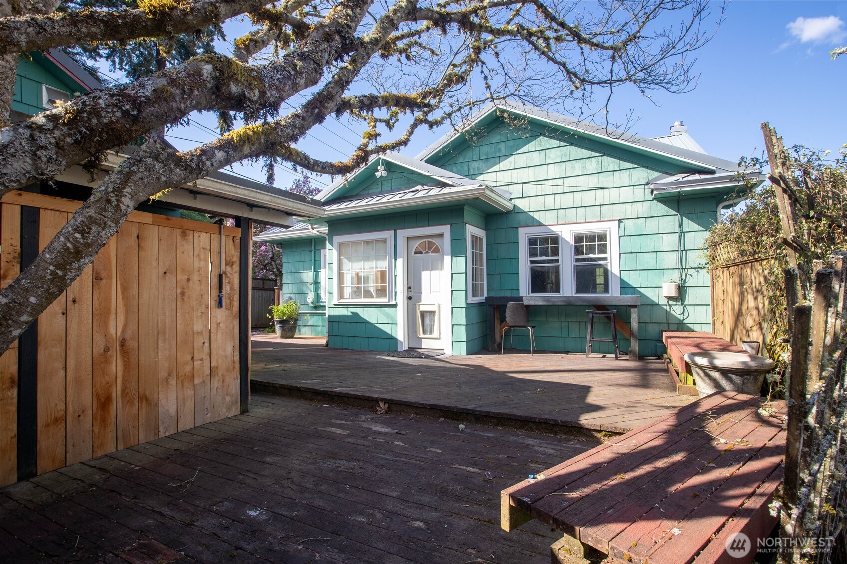 819 Midway Avenue Property Photo 29