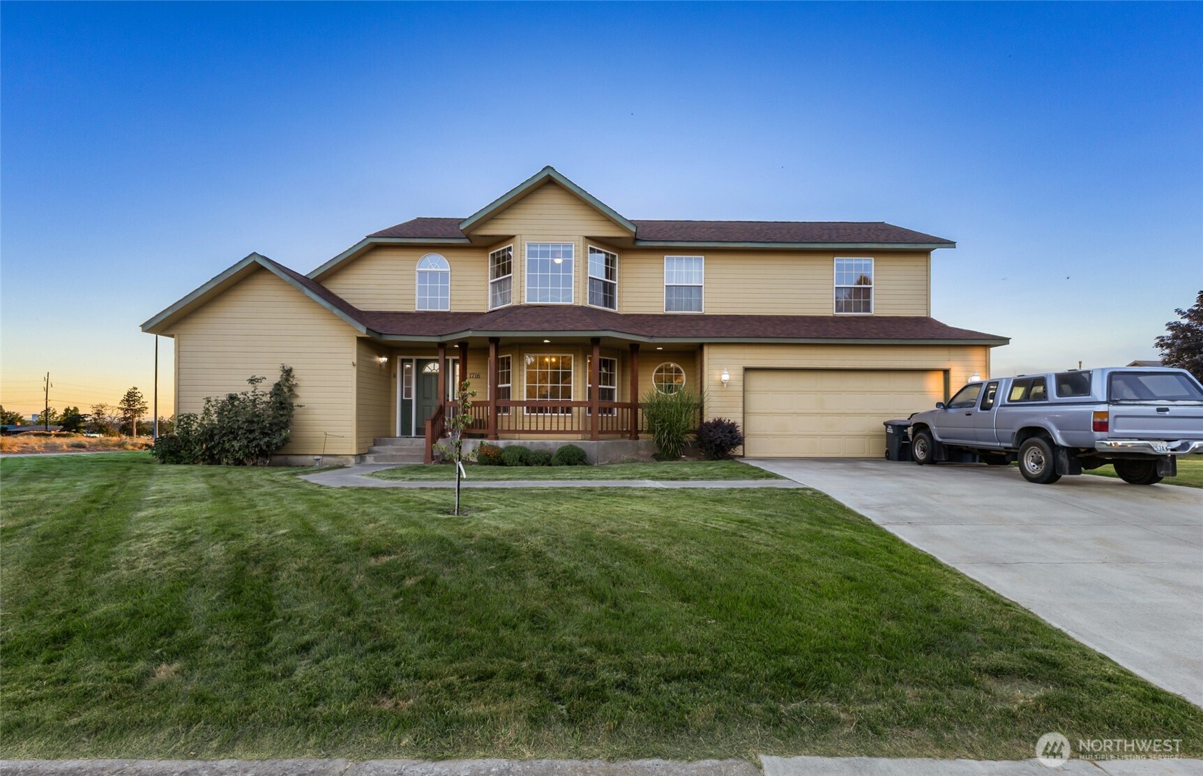 1716 S Legend Lane Property Photo 1
