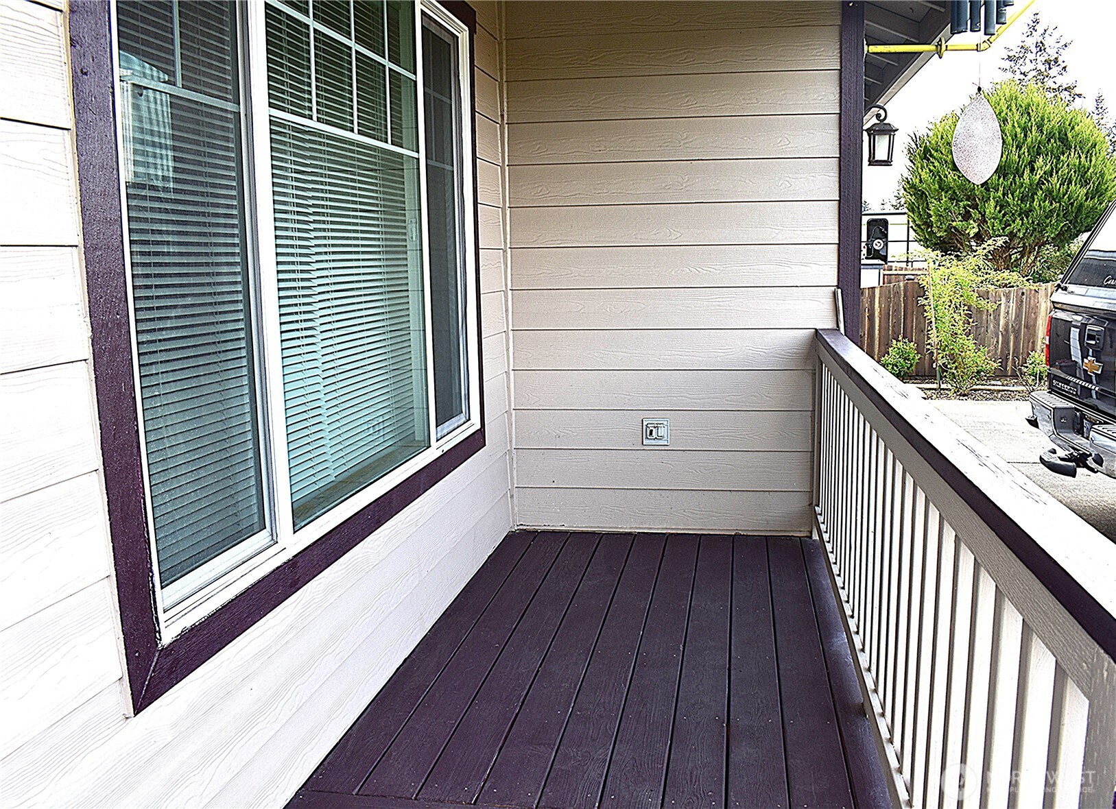 20236 White Rock Loop Property Photo 2