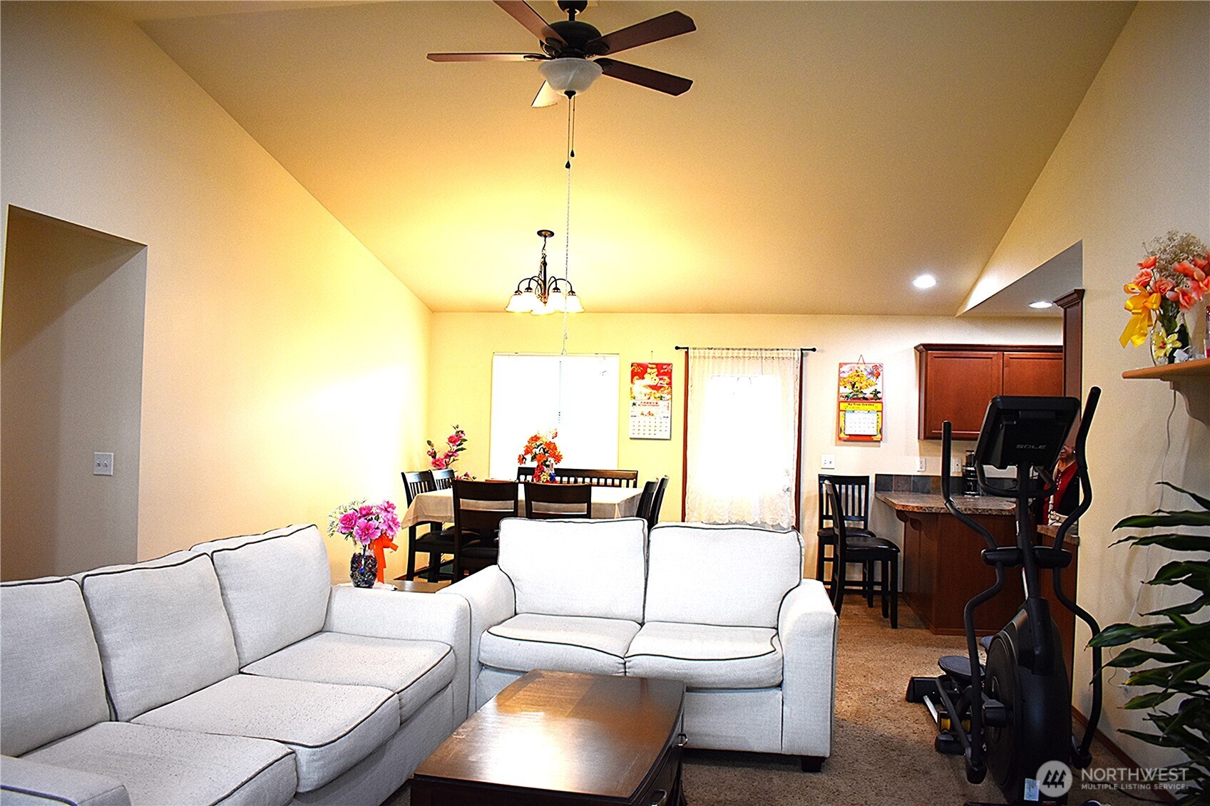20236 White Rock Loop Property Photo 5