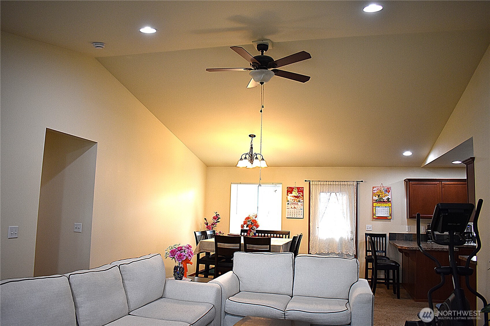 20236 White Rock Loop Property Photo 6