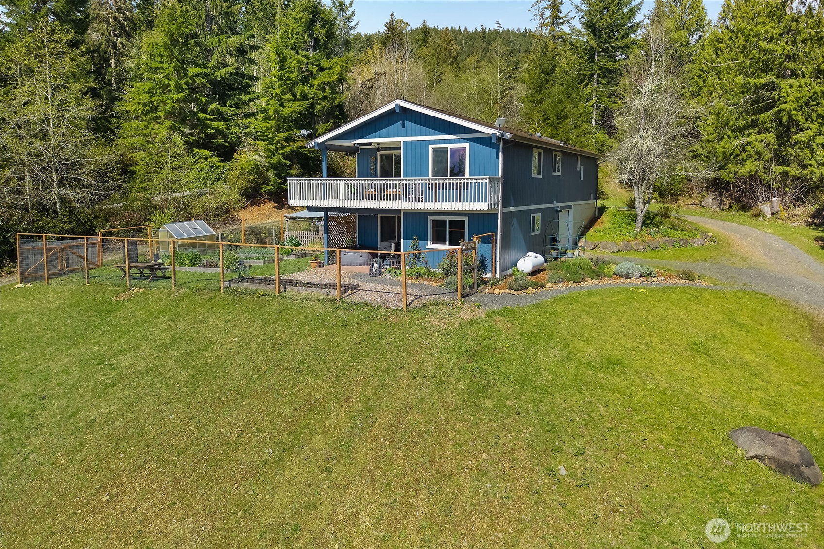 835 Pollock Drive Property Photo 4