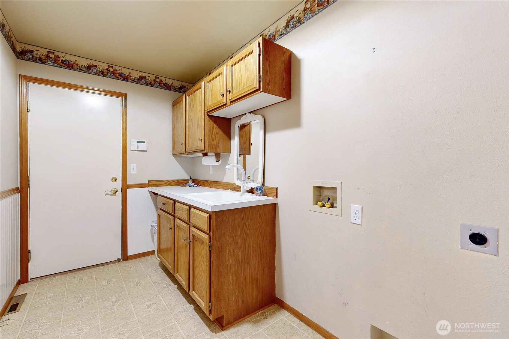 730 Wheatland Street Property Photo 22