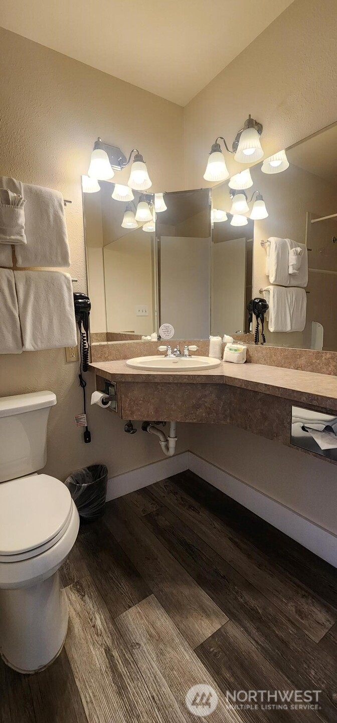 710 S Hancock Avenue 422-23 Property Photo 6