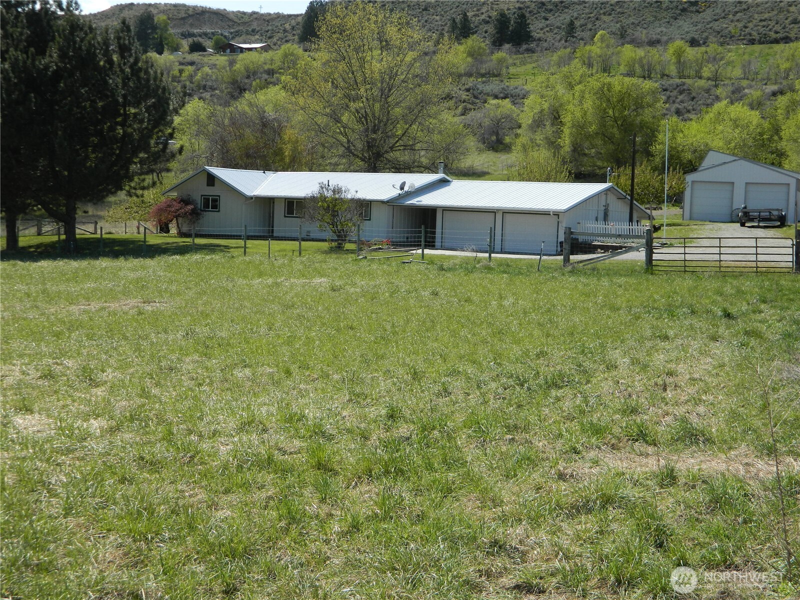 651 Highway 7 Property Photo 1