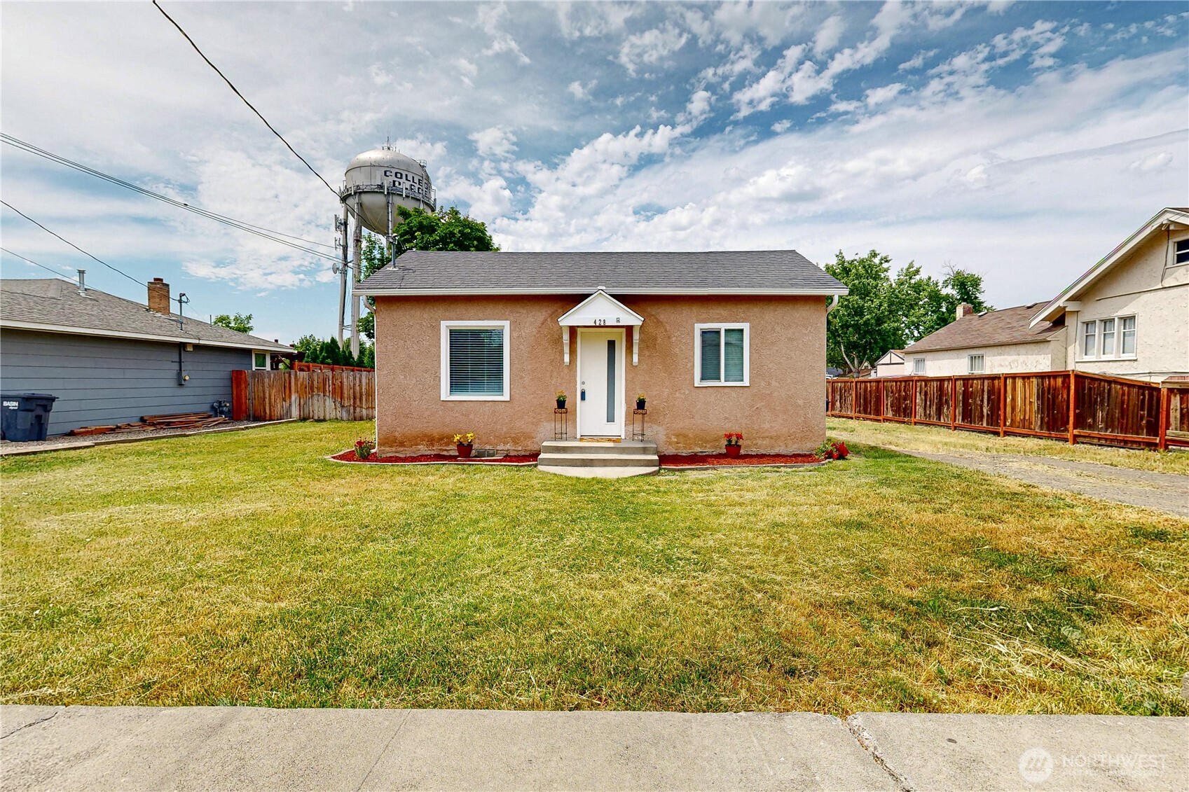 428 Se Date Avenue Property Photo 1