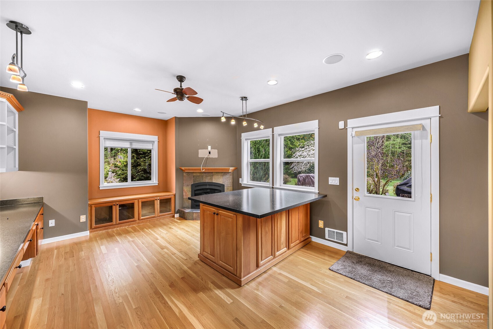 4879 Robinwood Lane Property Photo 11