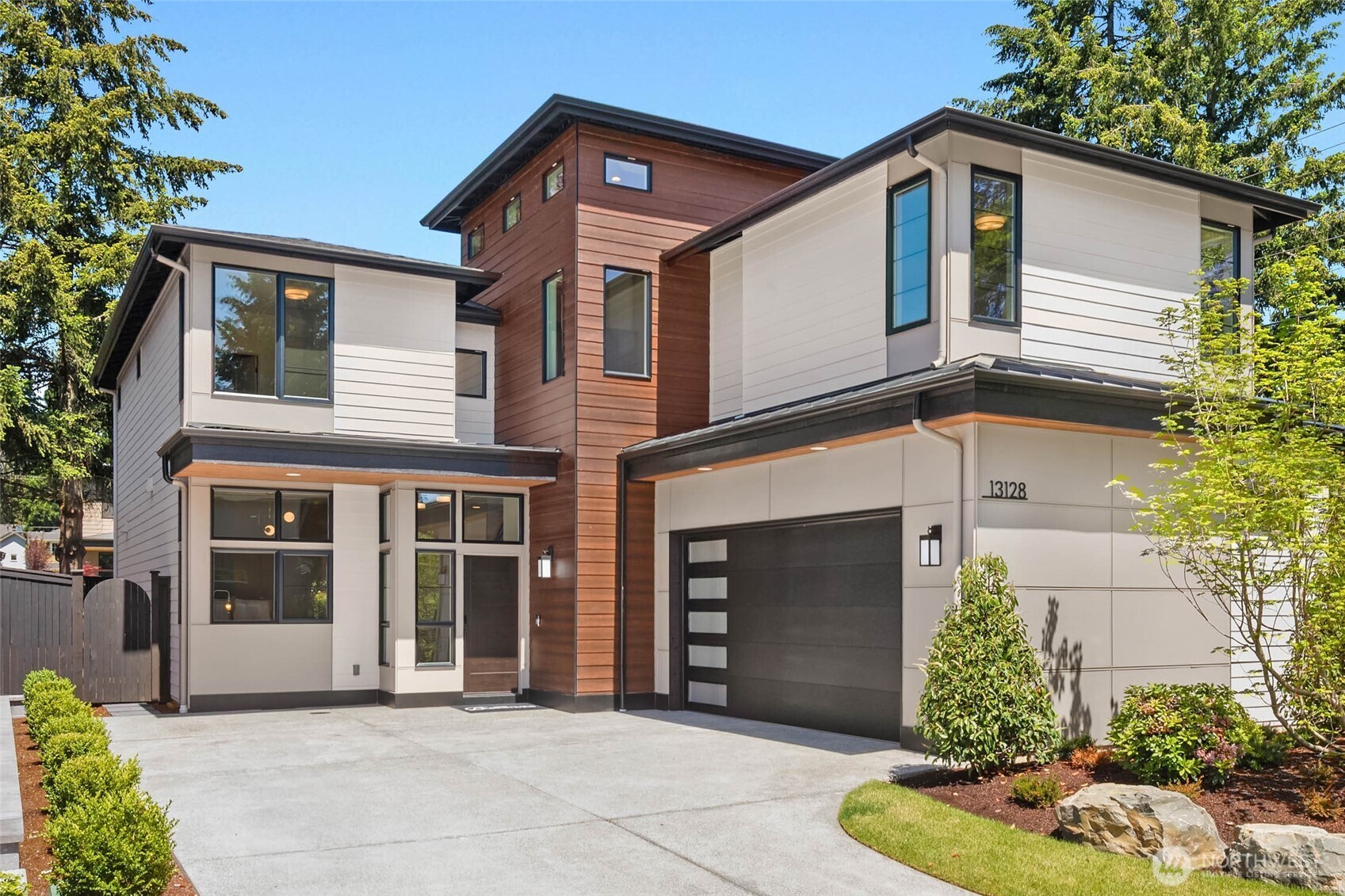 13128 Ne 103rd Place Property Photo 2