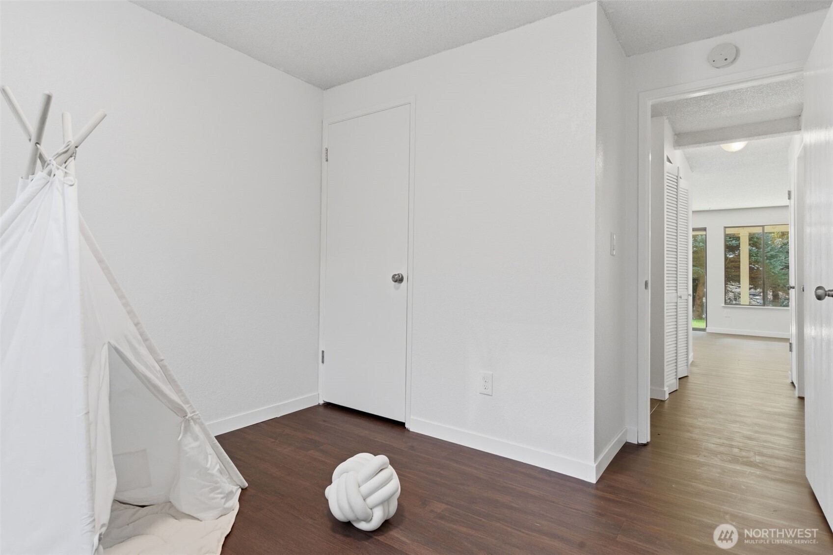 26425 Pennsylvania Avenue 4 Property Photo 18