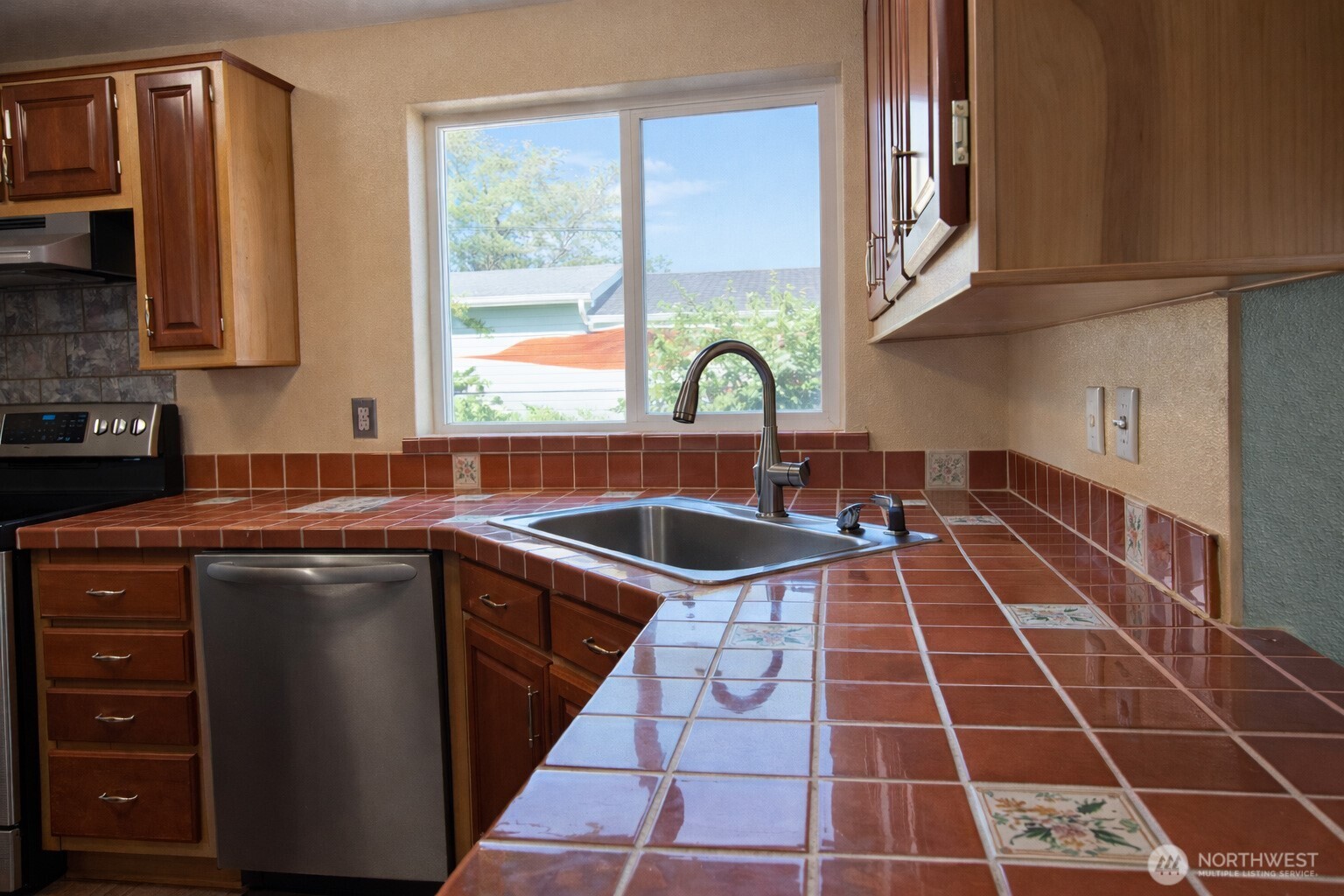 759 Park Avenue Property Photo 8