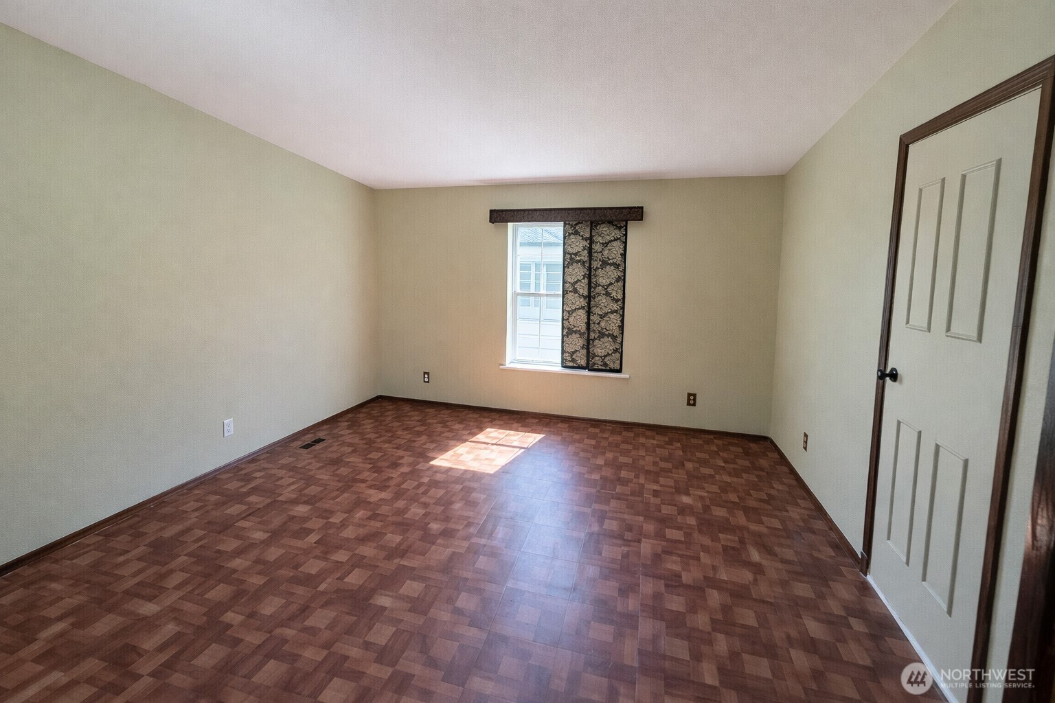 759 Park Avenue Property Photo 13