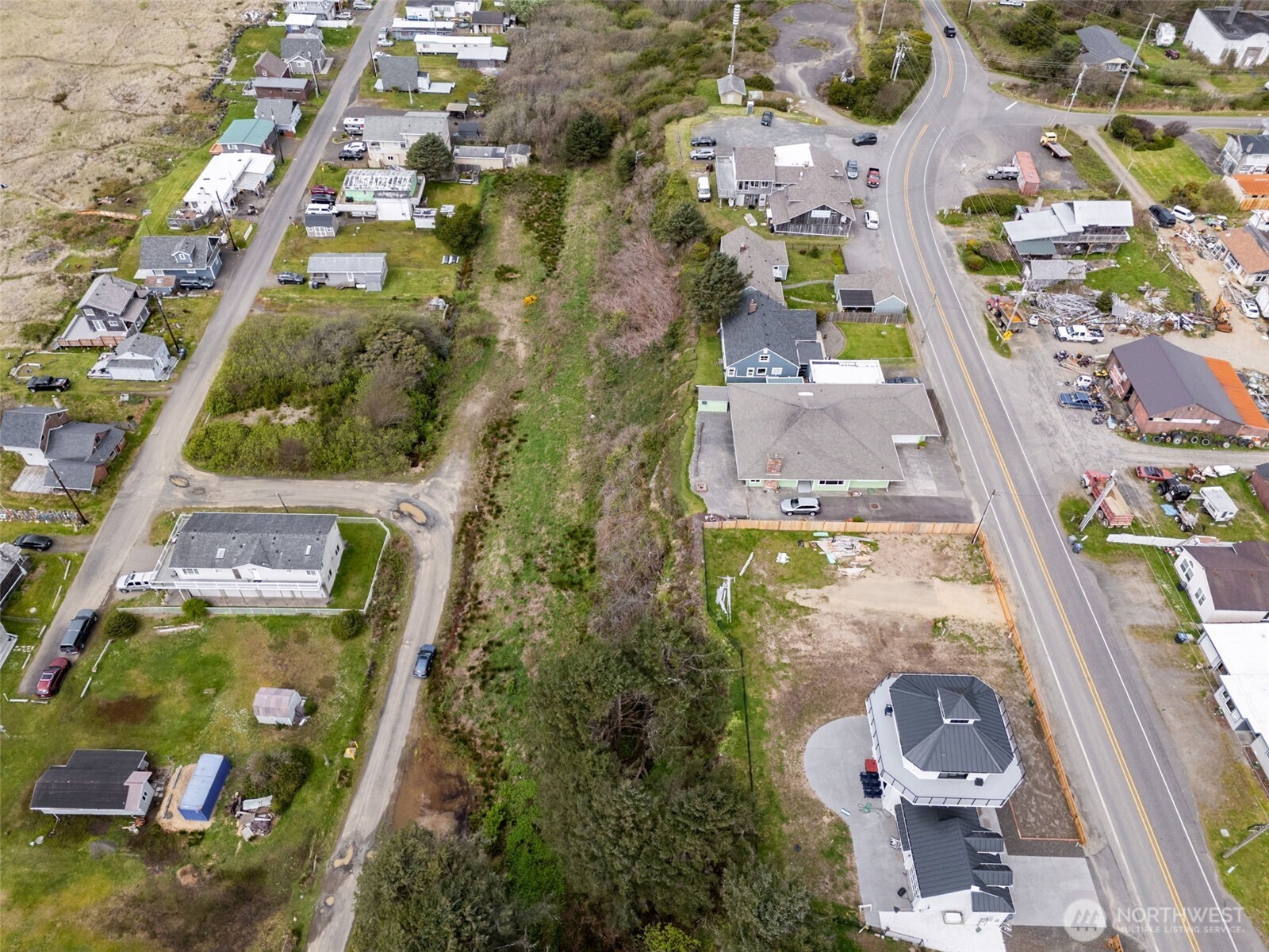 4784 Beach Lane Property Photo 7