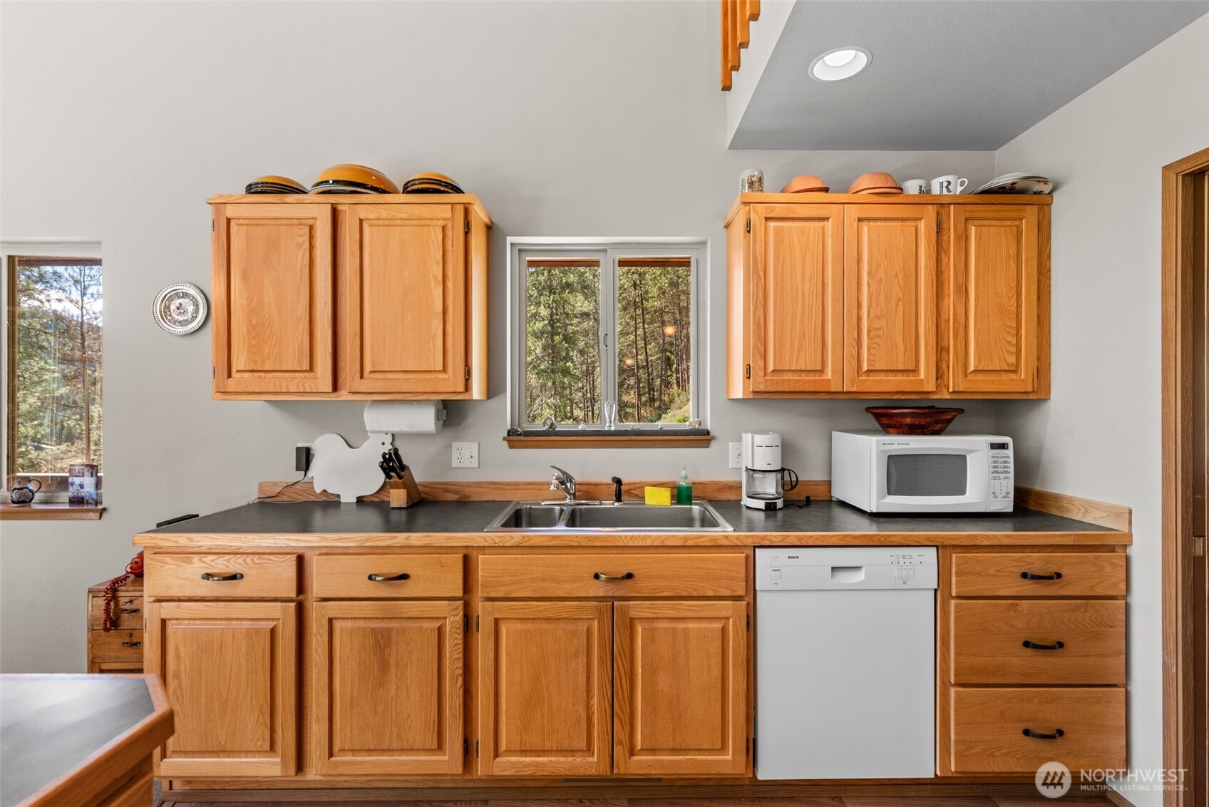 11090 Eagle Creek Road Property Photo 9