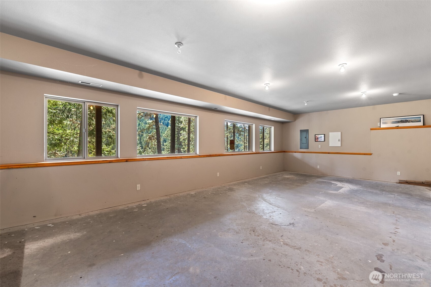 11090 Eagle Creek Road Property Photo 23