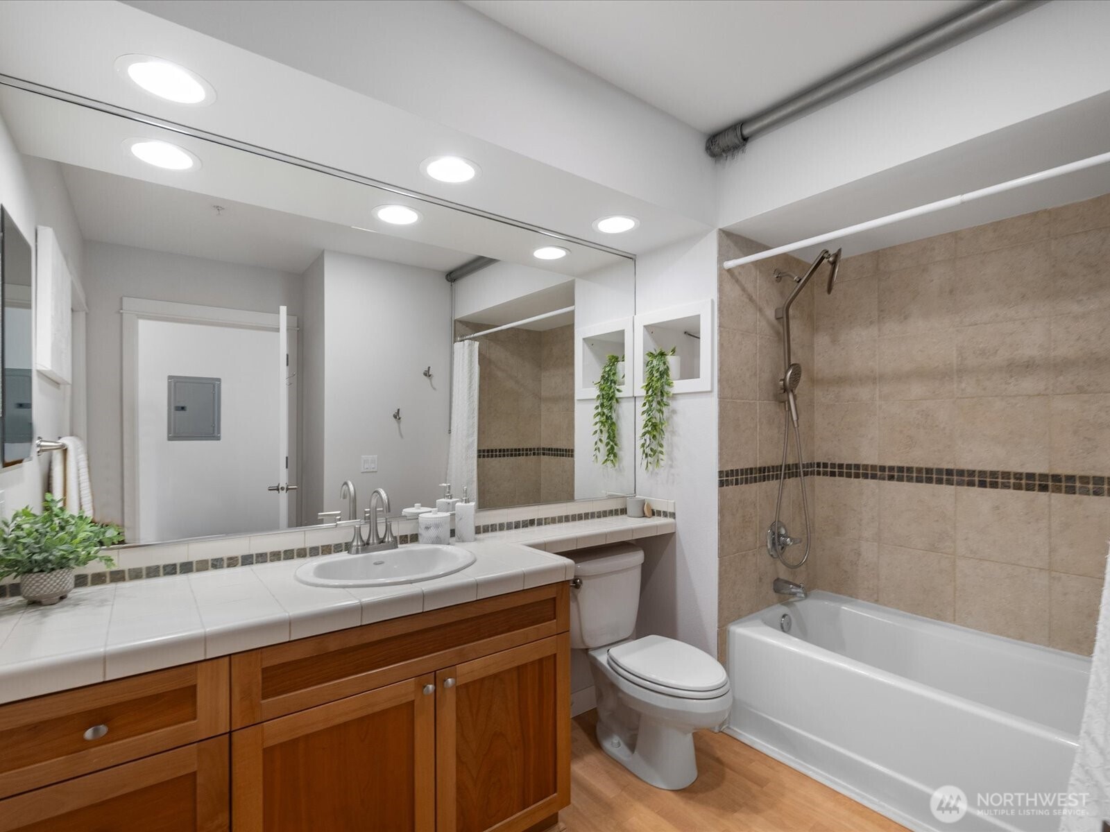 1545 Nw 57th Street 202 Property Photo 10
