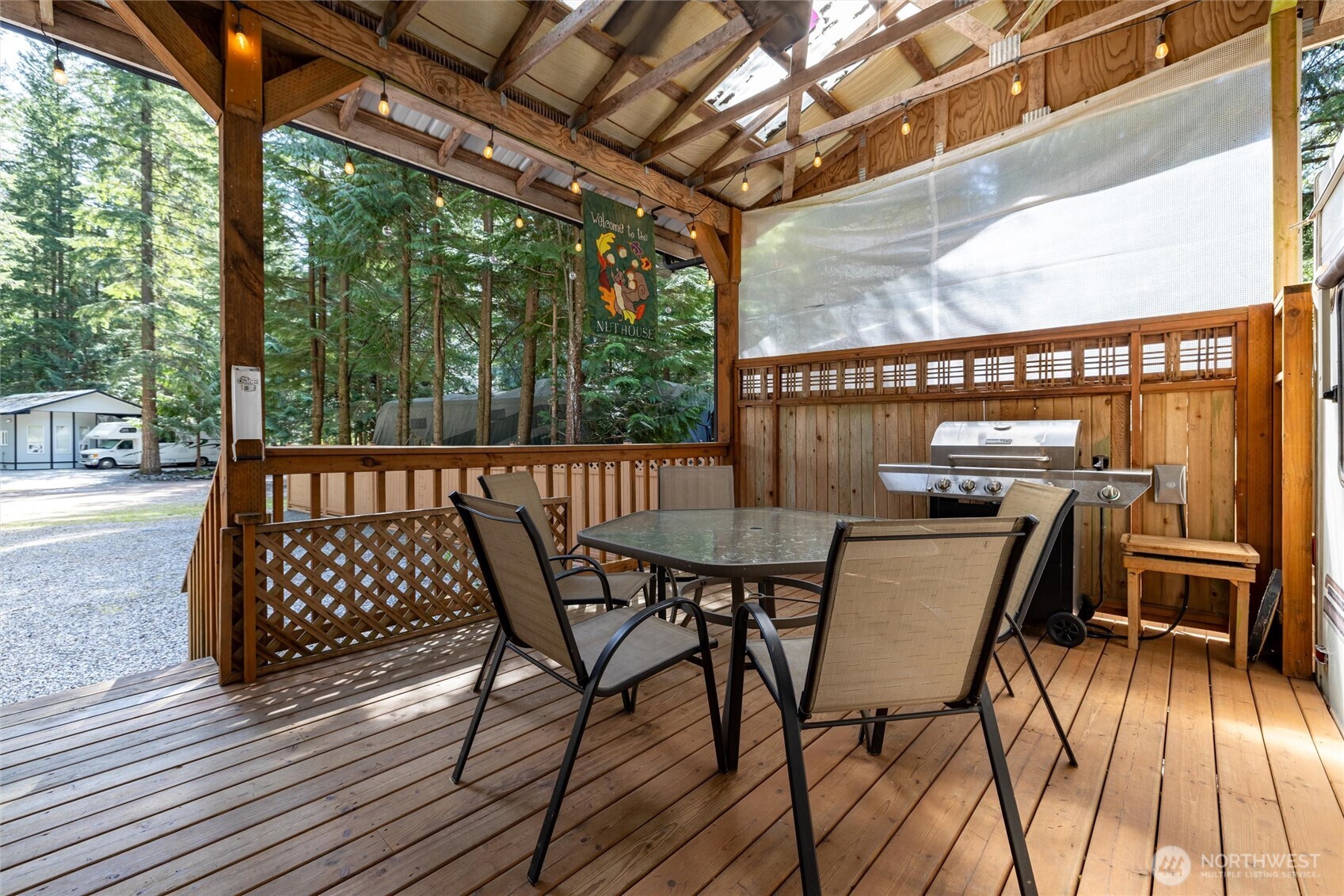 1028 Maple Lane Property Photo 3