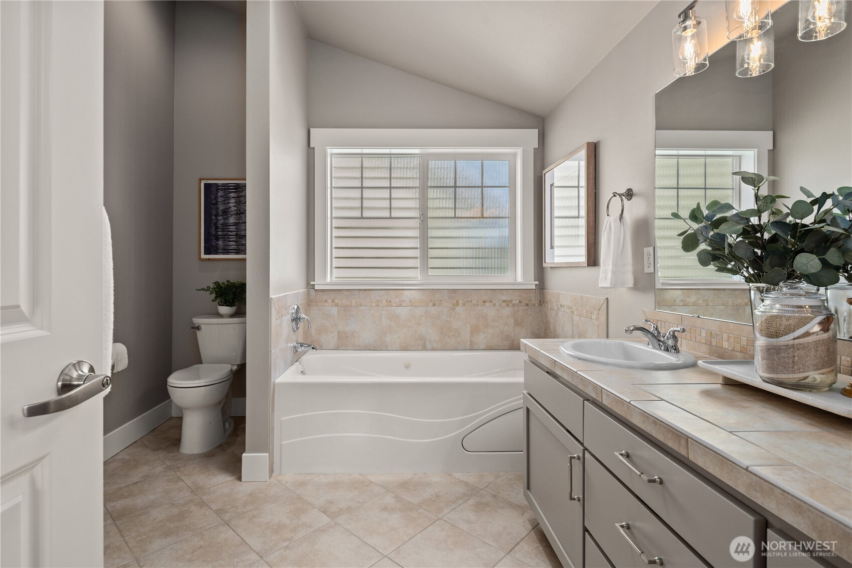 5015 A 8th Avenue Property Photo 17