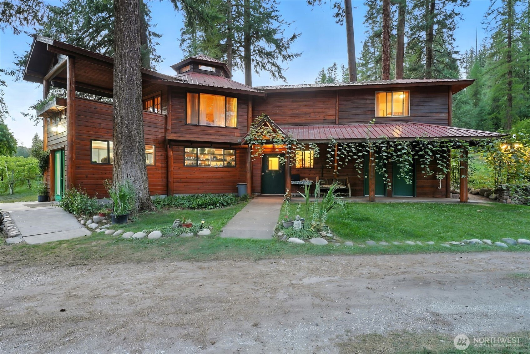 3725 Vineyard Way Property Photo 1