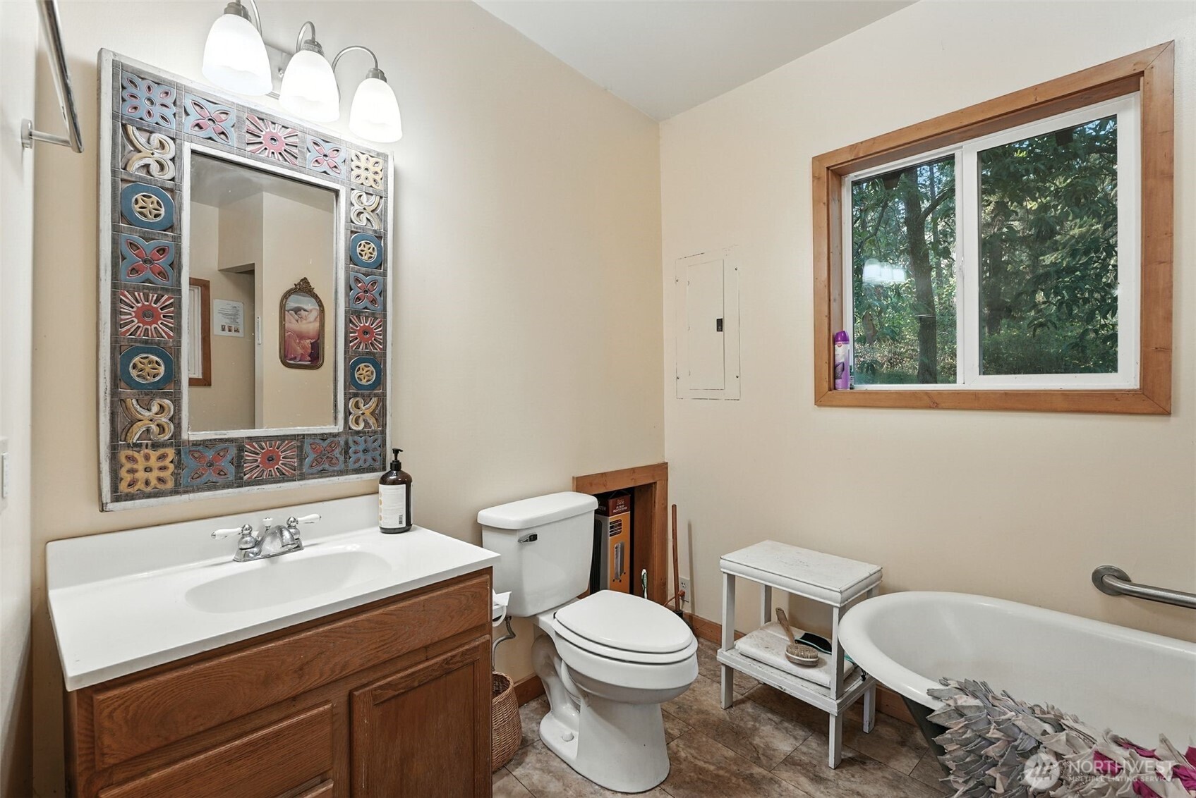 3725 Vineyard Way Property Photo 8