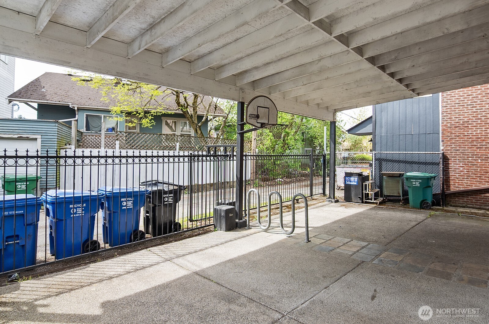 3015 Beacon Avenue Property Photo 7